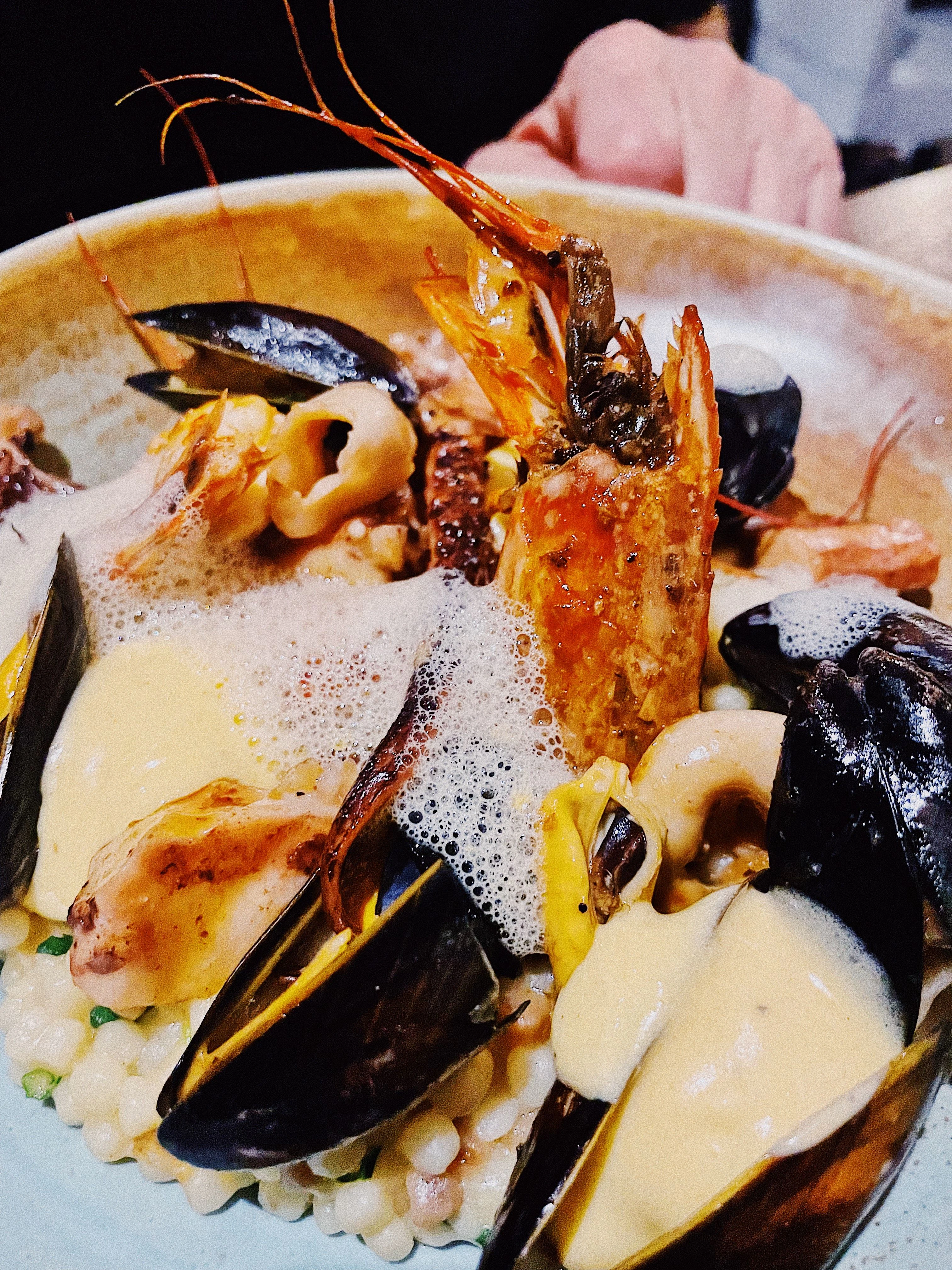 Risotto di Fregola sarda mit Frutti di Mare und Knoblauch