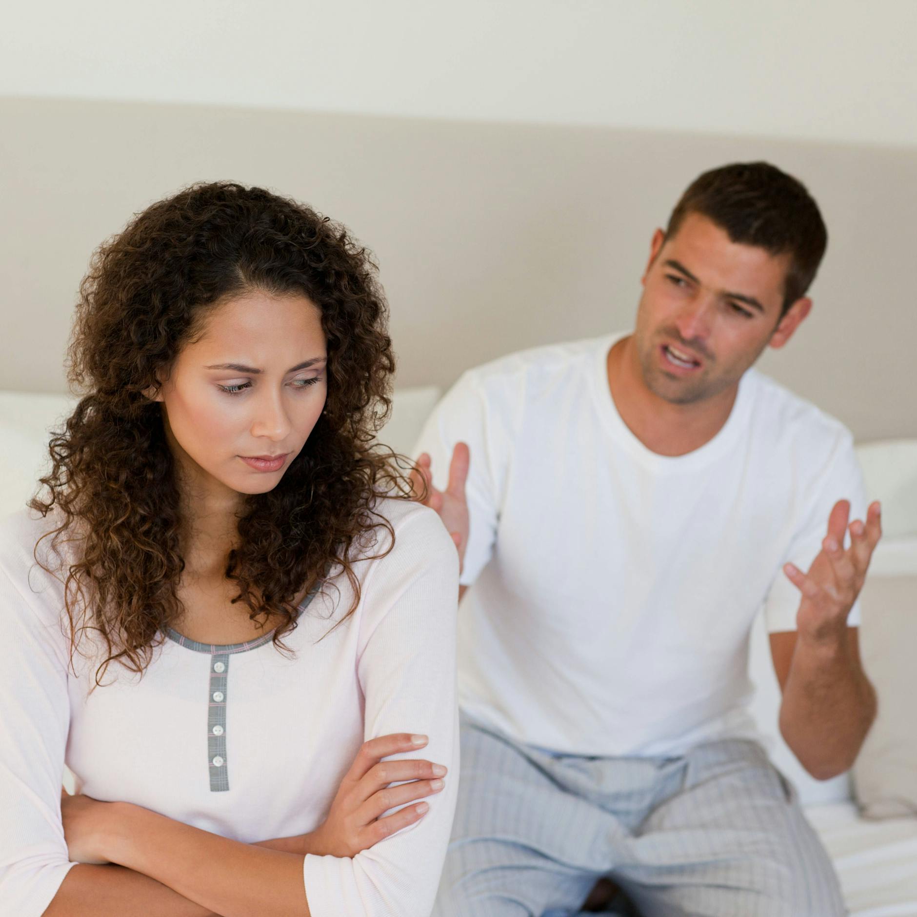 Laut Horoskop: Diesen Sternzeichen droht in diesem Jahr das Aus ihrer Beziehung!