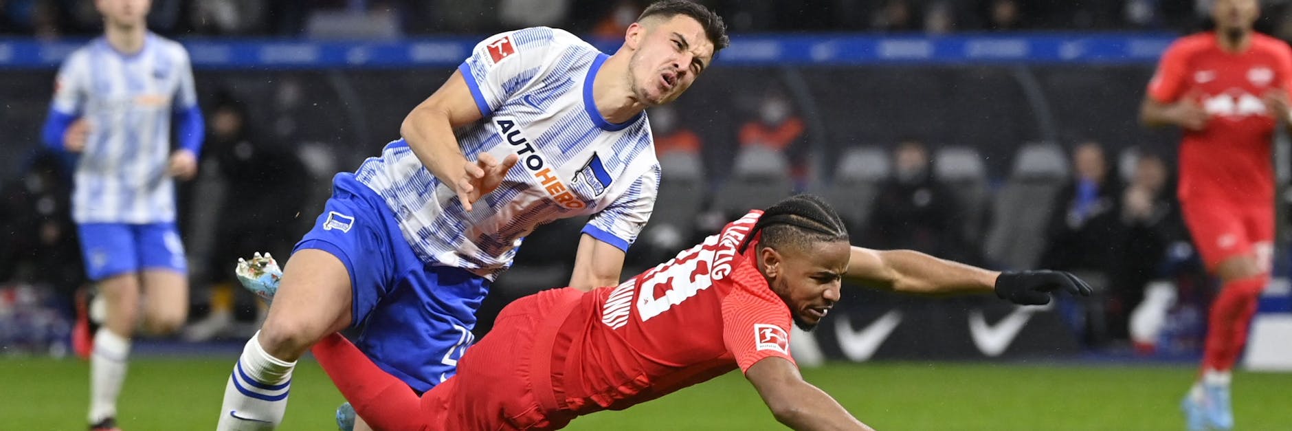 Die Szene brachte Hertha auf die Verliererstraße. Kempf mit Notbremse gegen Leipzigs Nkunku – Rot und Elfmeter.