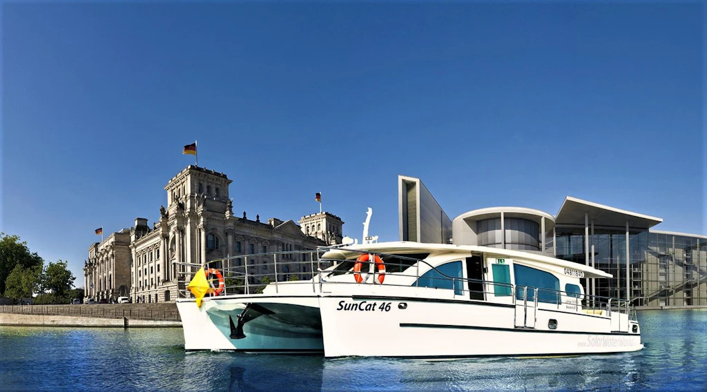 Schiffstour in Berlin auf der Spree mit dem Solarschiff. Tickets und Infos hier!