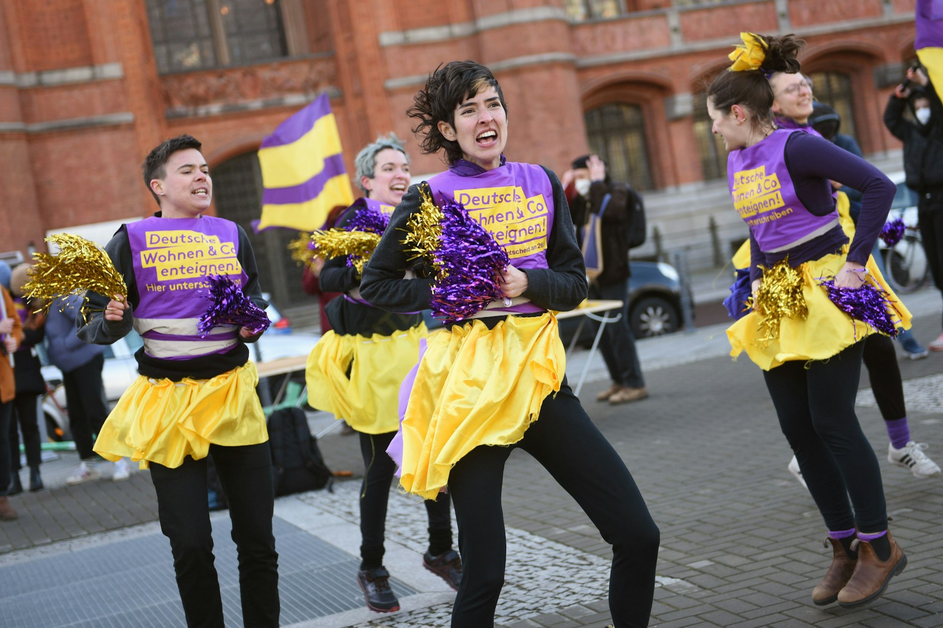 Die Initiative „Deutsche Wohnen &amp; Co enteignen“ hat den Volksentscheid zur Vergesellschaftung angestrengt.  

