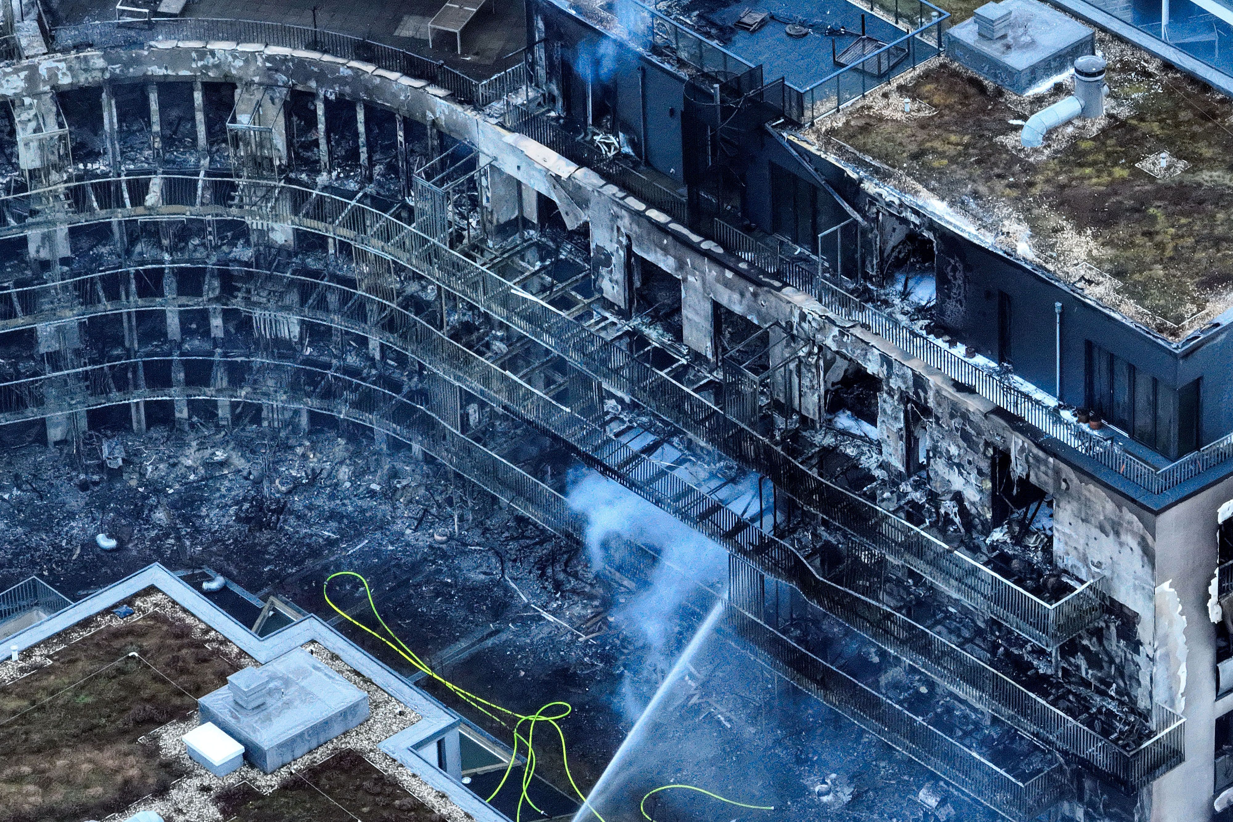 Image - Mega-Inferno in Essen: Wohnkomplex in Brand +++ Sturmböen fachen Feuer zusätzlich an +++ Wie durch ein Wunder nur drei Verletzte