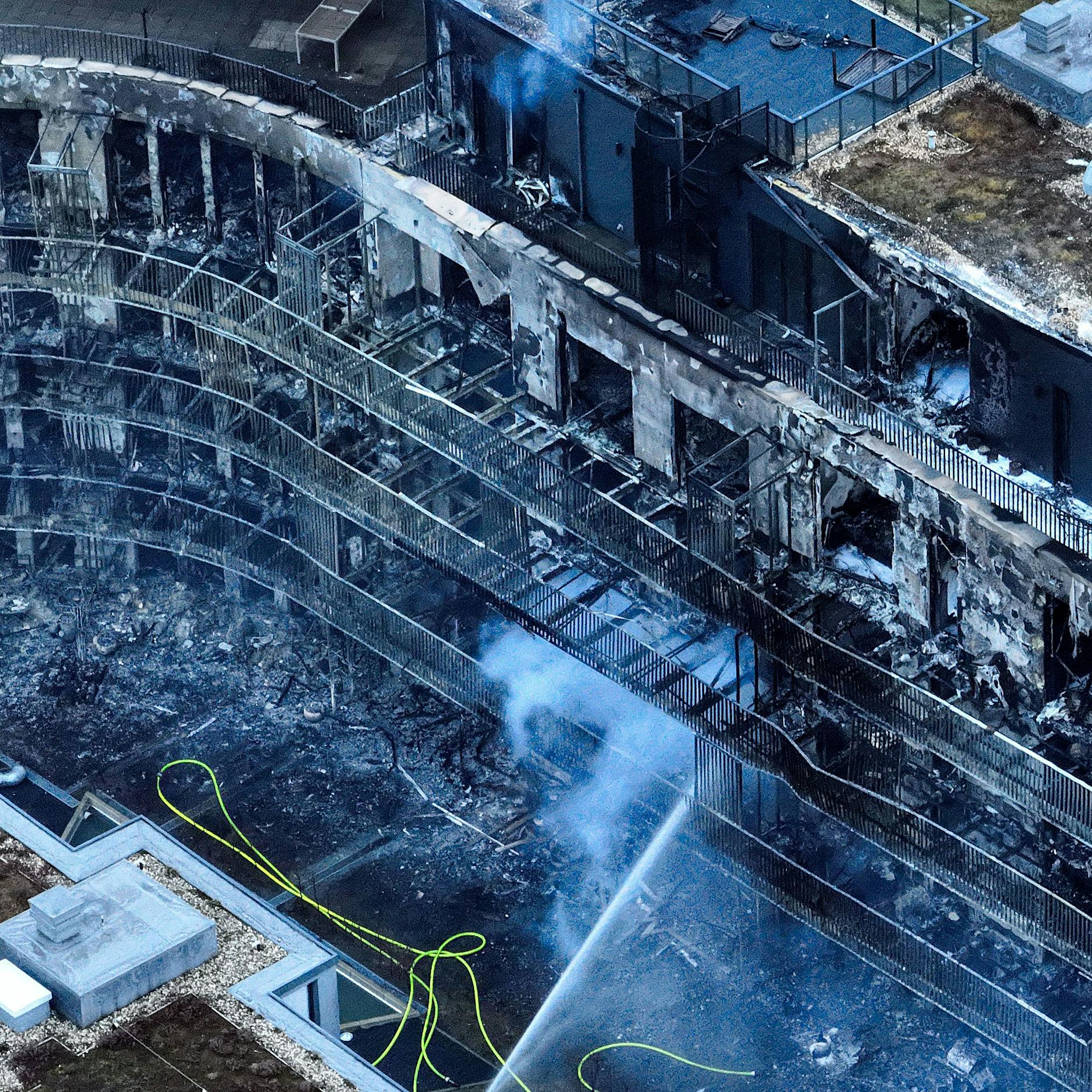 Mega-Inferno in Essen: Wohnkomplex in Brand +++ Sturmböen fachen Feuer zusätzlich an +++ Wie durch ein Wunder nur drei Verletzte