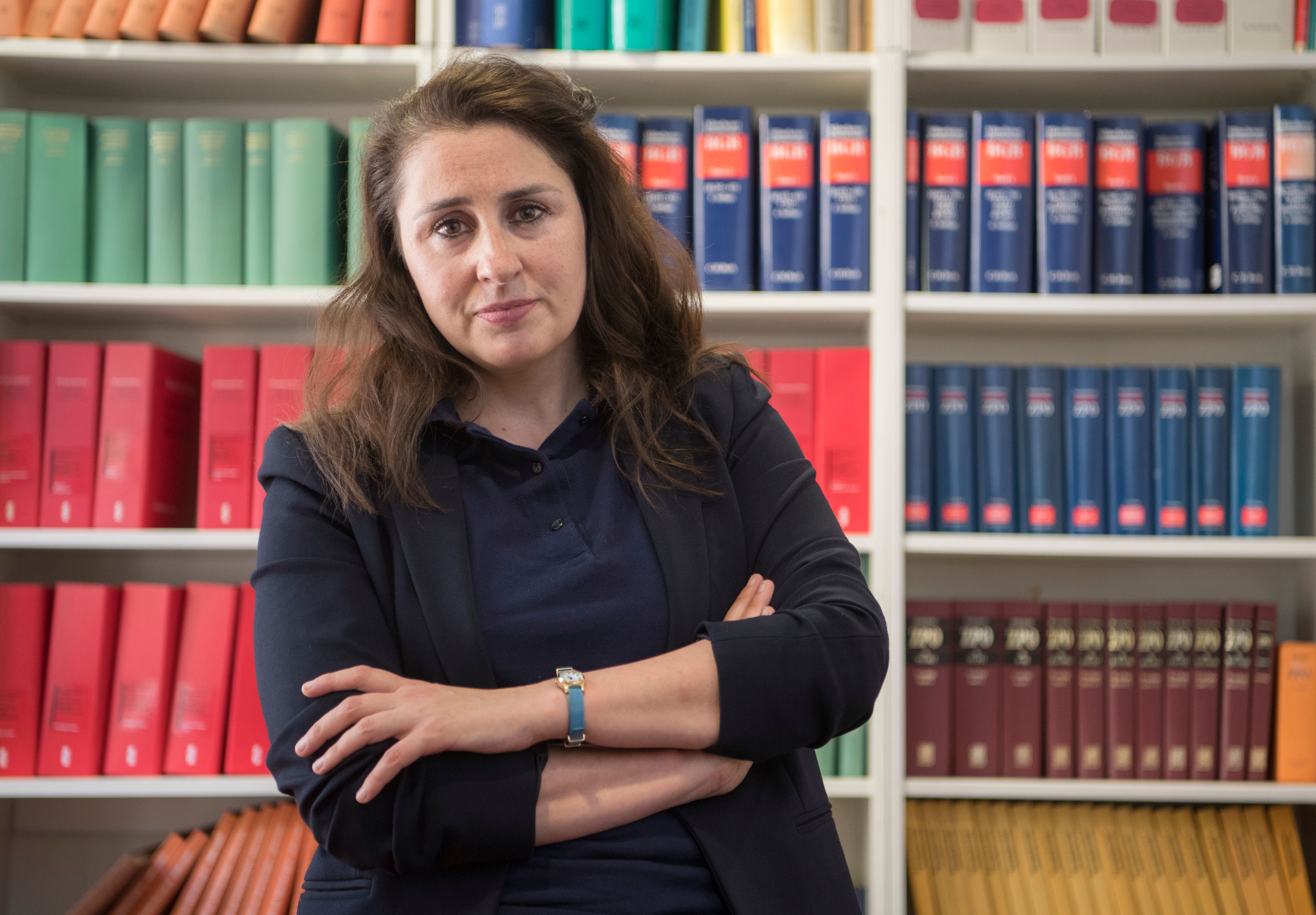 NSU-2.0-Horror! Todesdrohungen gegen diese Anwältin: Wir schlachten deine Tochter!