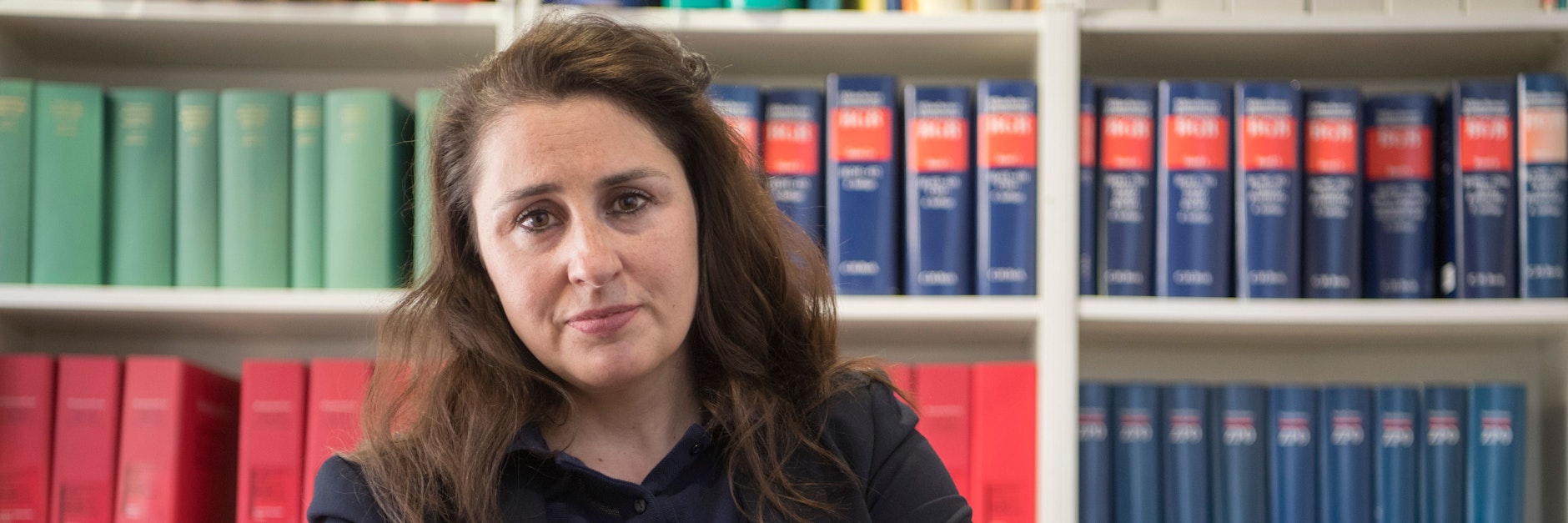 Seda Basay-Yildiz, Rechtsanwältin, in ihrem Büro.