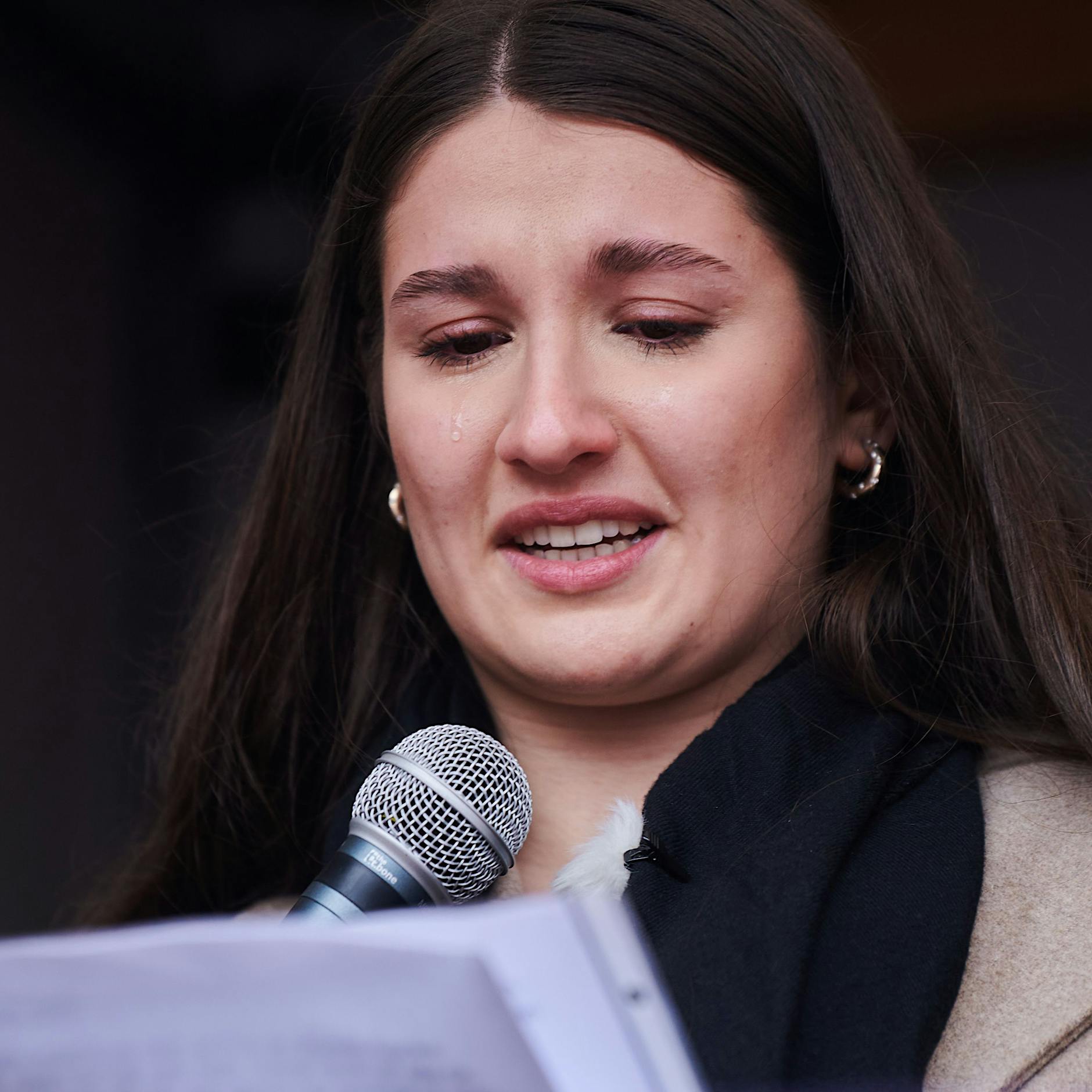 17-Jährige an Haltestelle attackiert: Polizei Berlin ermittelt alle Verdächtigen