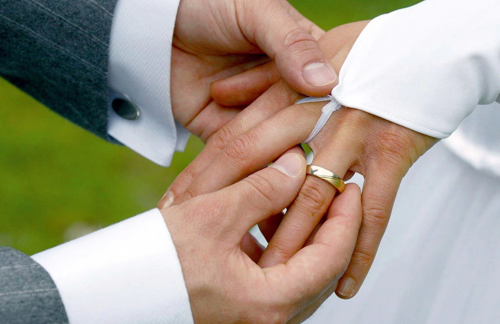 Heiraten und Steuern sparen: So viel Geld bringt die Eheurkunde