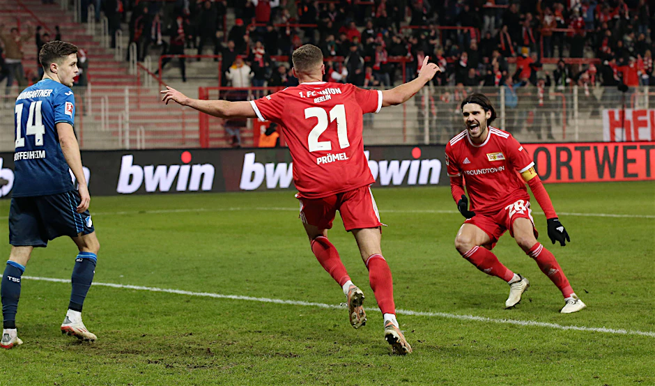 Erst vor gut einem Monat hat Grischa Prömel (Mitte) nach seinem Siegtreffer gegen die TSG Hoffenheim mit Christopher Trimmel (r.) gejubelt. Im&nbsp;Sommer wechselt er vom 1. FC Union Berlin zur TSG.