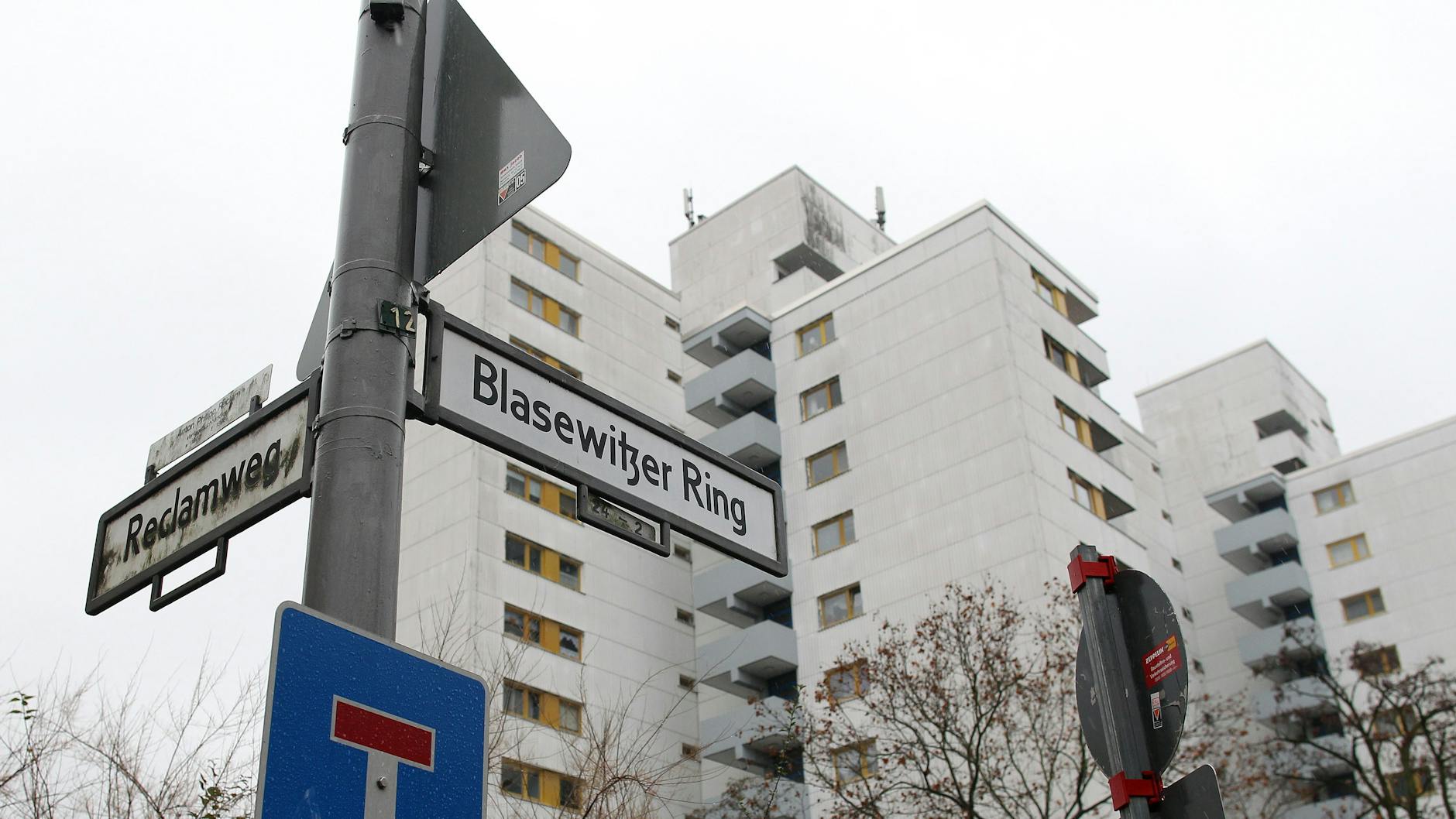 In dem Hochhausviertel am Blasewitzer Ring in Spandau wird immer wieder Feuer gelegt.