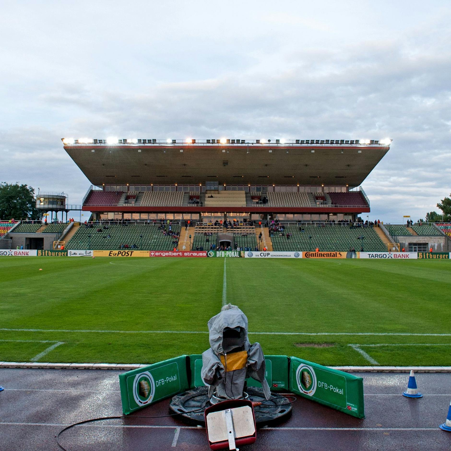 Schock in Prenzlauer Berg! Cantianstadion im Jahnsportpark wird abgerissen, Bürgerinitiative empört