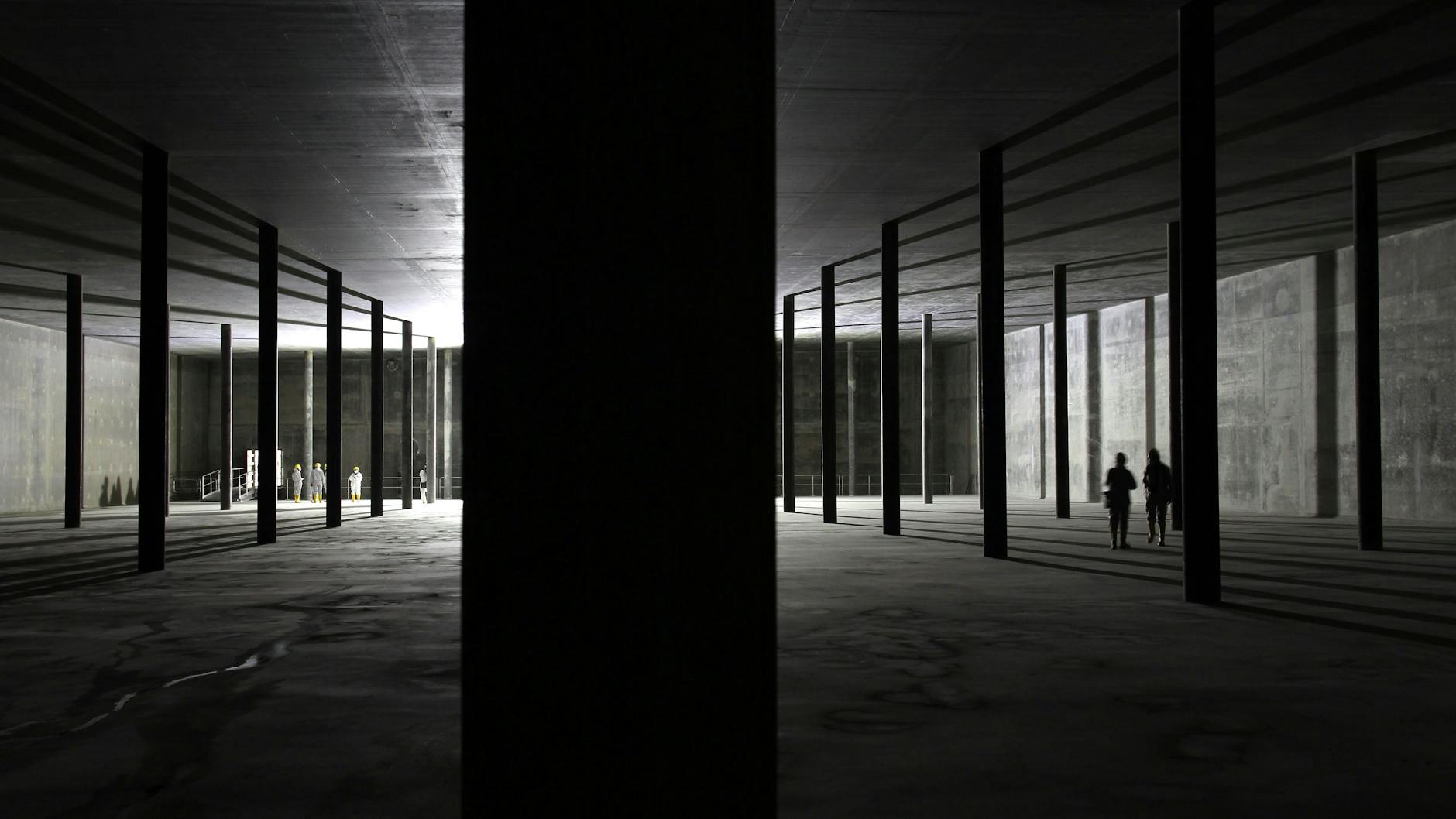 Jede der vier Hallen ist knapp 70 Meter lang. Insgesamt wurden an dem gesamten Bau 3200 Säulen verbaut.