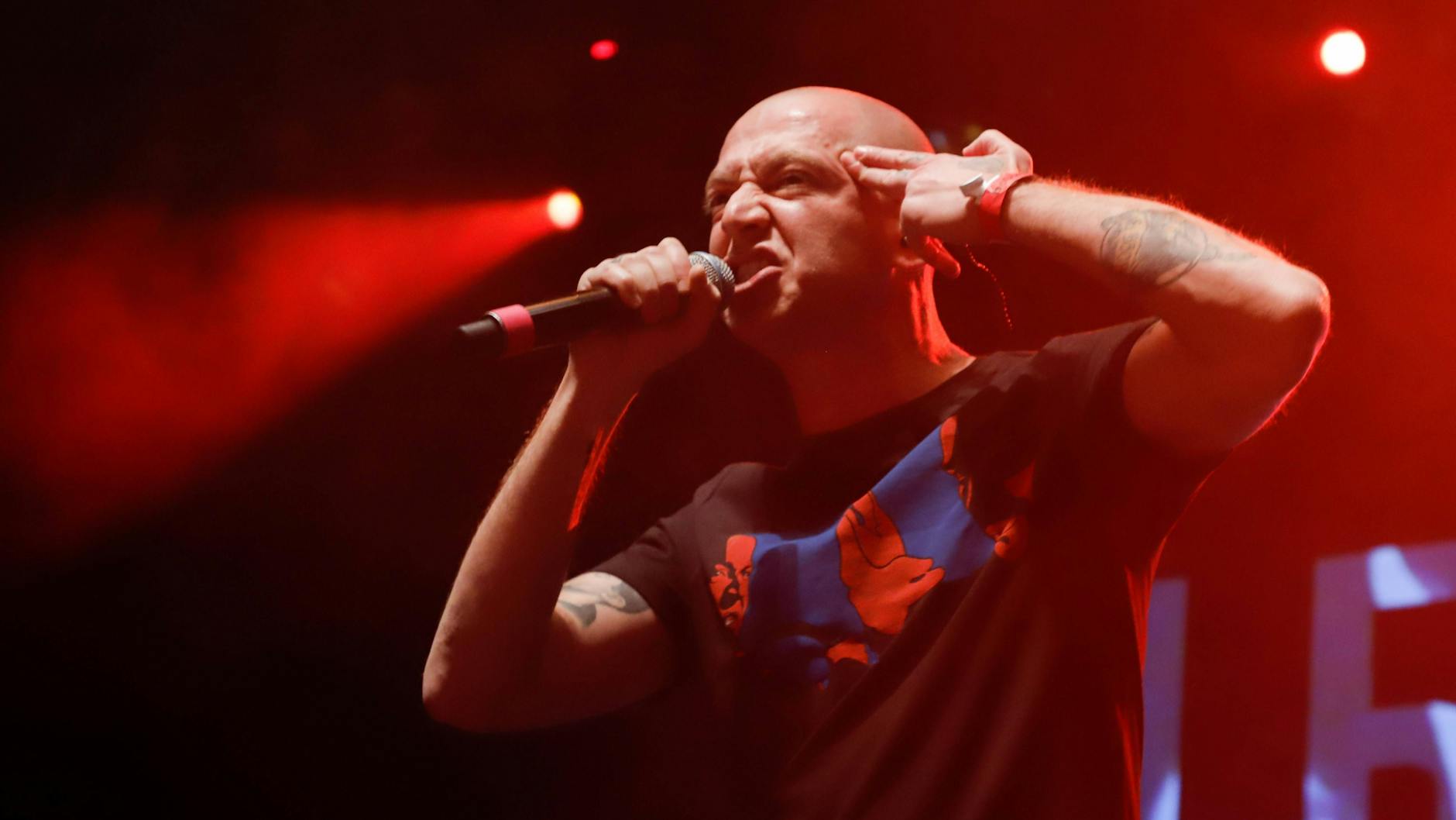 Der Rapper Miron Fjiodorow alias Oxxxymiron bei einem Konzert in Moskau