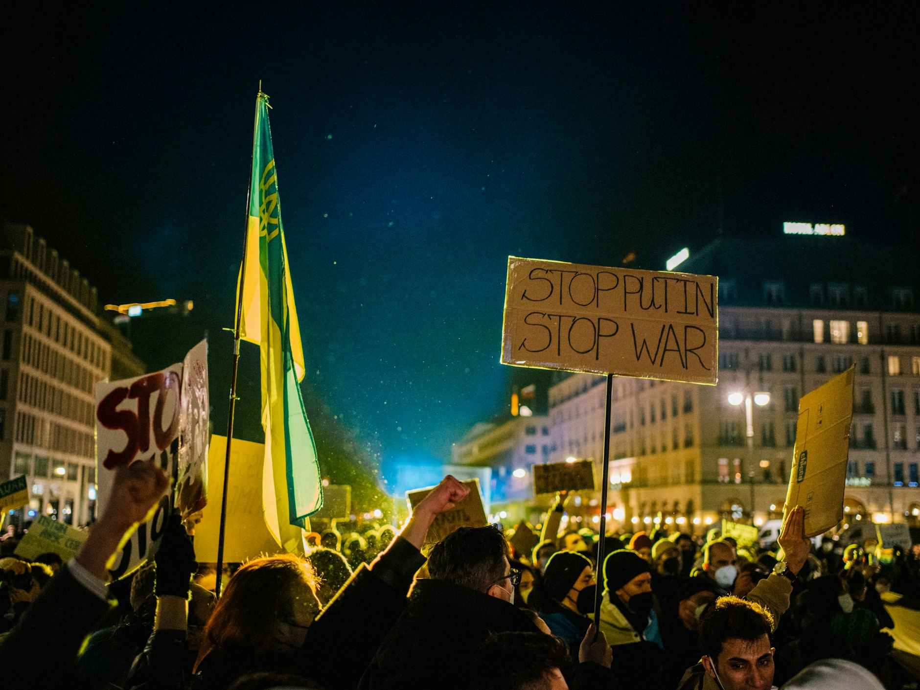 Solidaritätskundgebung für die Ukraine am Brandenburger Tor, 24. Februar 2022.