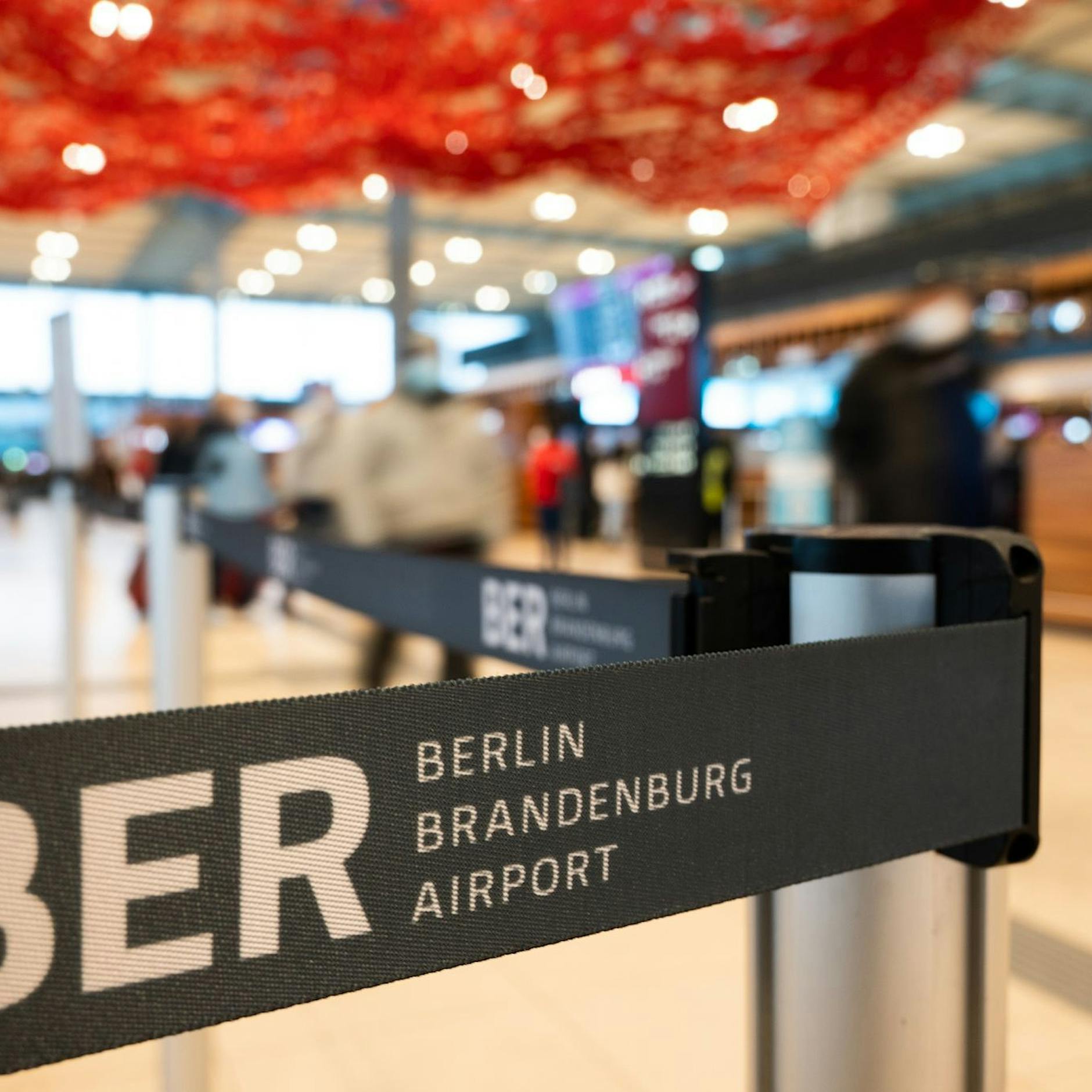 Der kriminelle Wochenrückblick: Falschparkerin (71) prügelt auf Polizisten ein