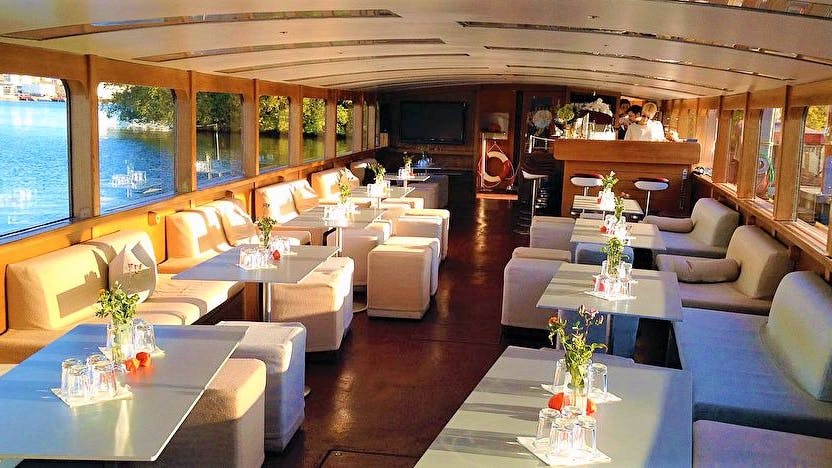 Teilansicht vom Innenraum mit 80 Sitzplätze und flexibler Nutzung.