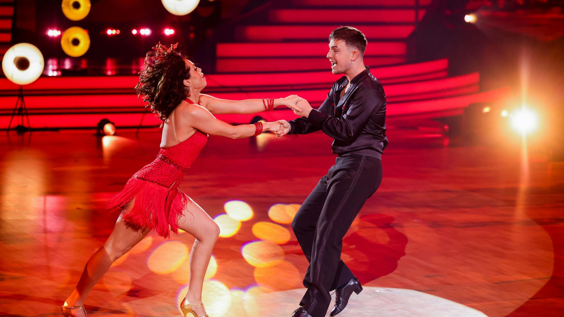 Sänger Mike Singer tanzt bei „Let’s Dance“ mit Wunschpartnerin Christina Luft.