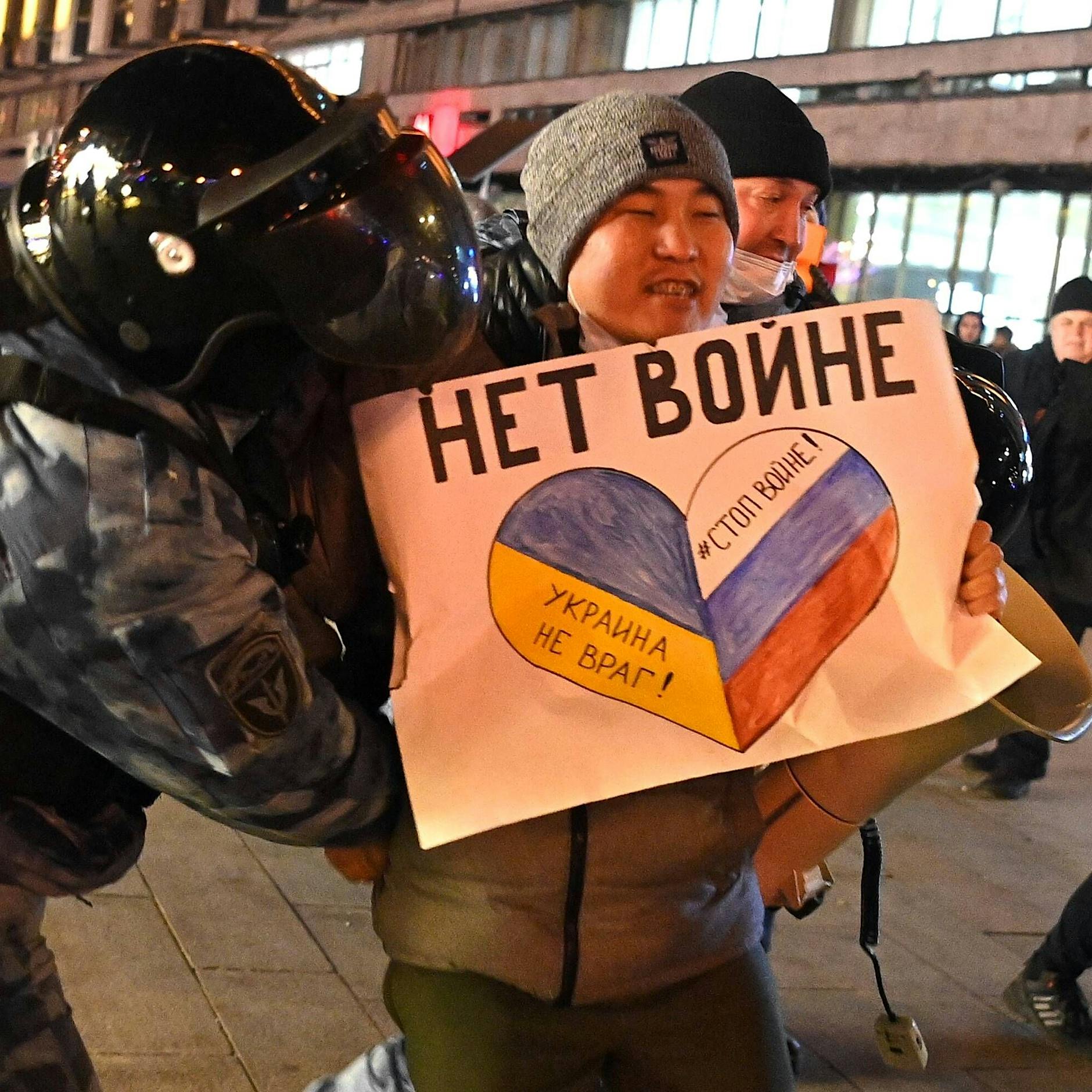 Putins Krieg in der Ukraine: DIESE russischen Demo-Helden machen uns Hoffnung