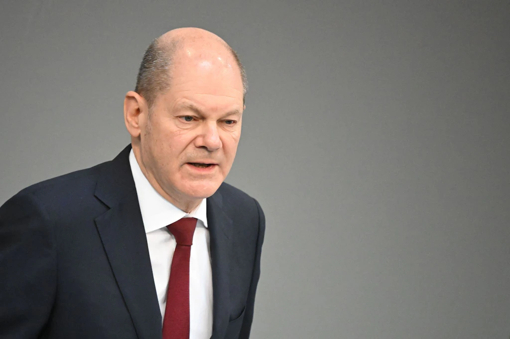 100 Milliarden Euro für die Bundeswehr: Scholz kündigt Aufrüstung an