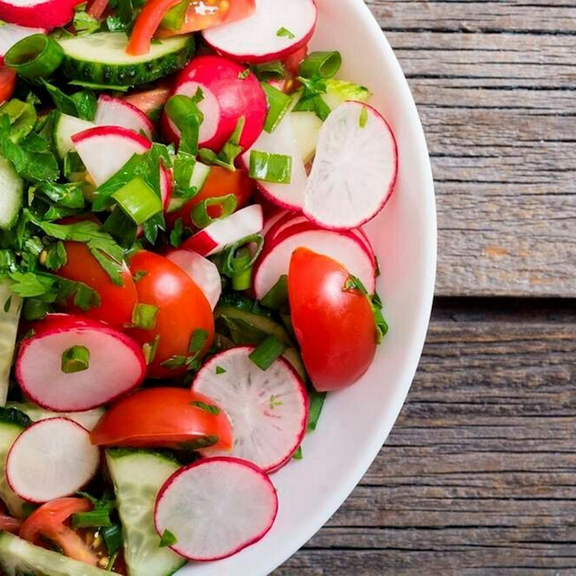 Ultimativer Fettverbrenner-Salat mit Gurke und Radieschen – dieses Rezept ist der Hammer