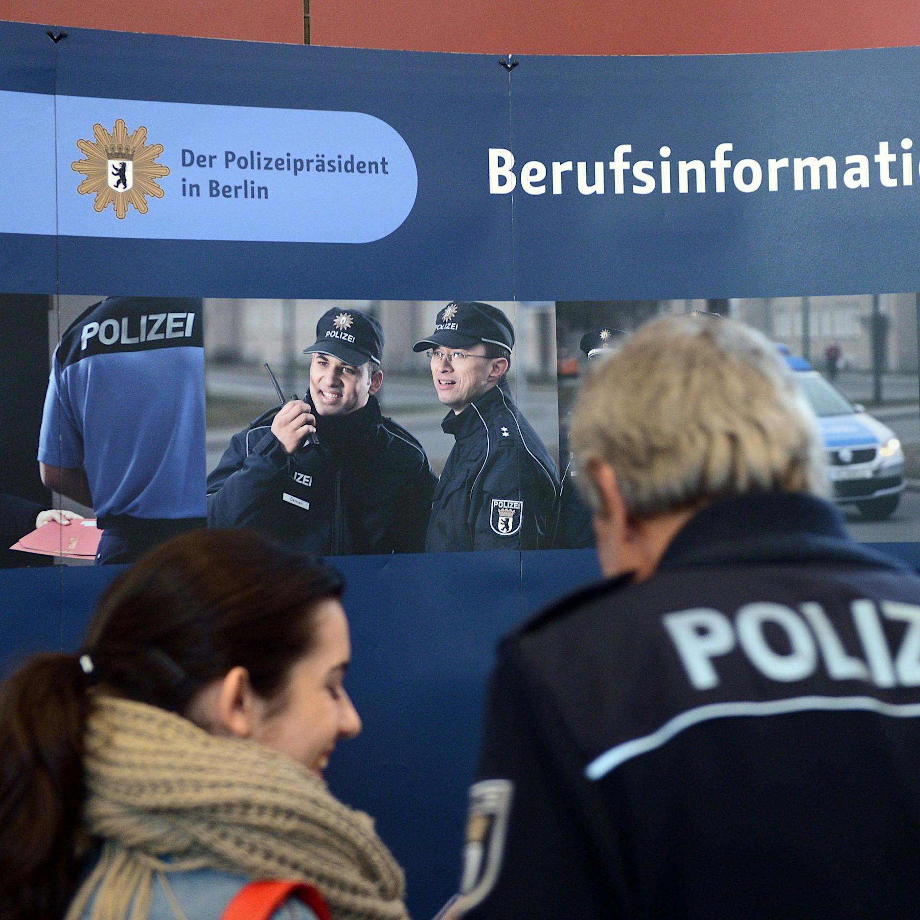 Trotz Werbung auf TikTok: Immer weniger junge Leute wollen zur Berliner Polizei