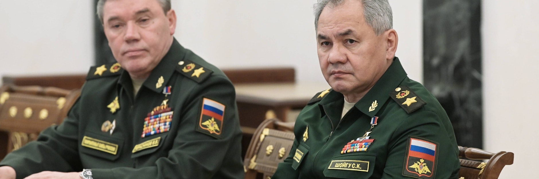 Verteidigungsminister Sergej Schoigu (r.) und Generalstabschef Waleri Gerassimow.