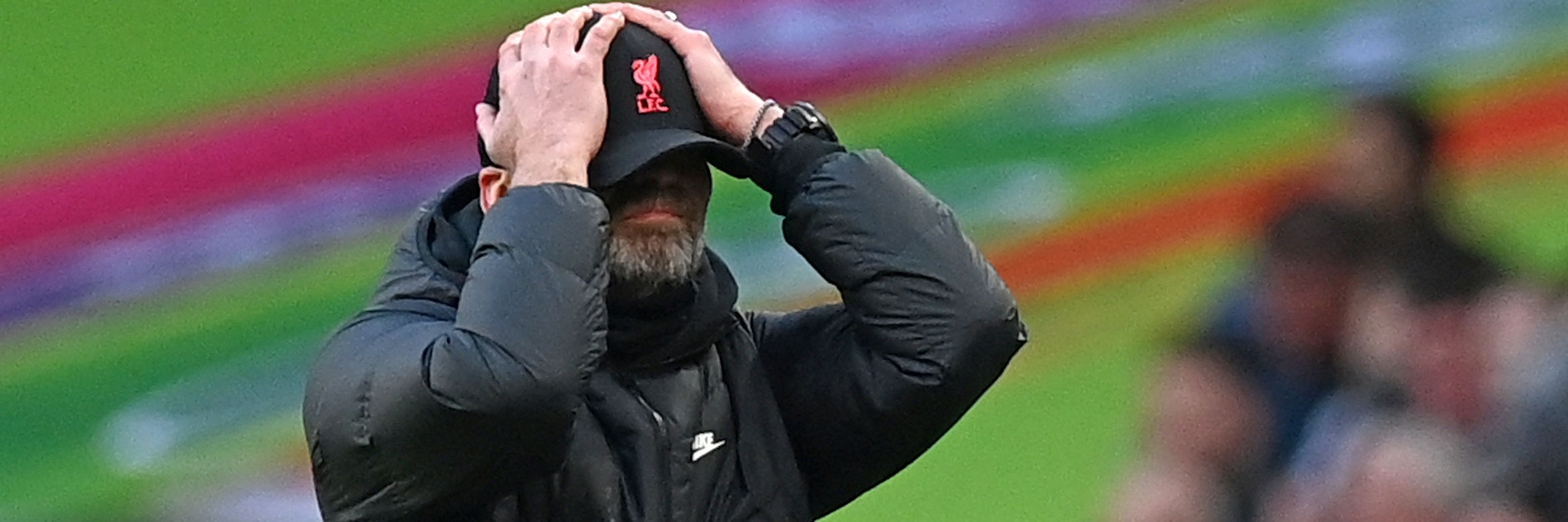 Liverpool-Trainer Jürgen Klopp sorgt sich um ehemalige Spieler, die in der Ukraine kämpfen sollen.