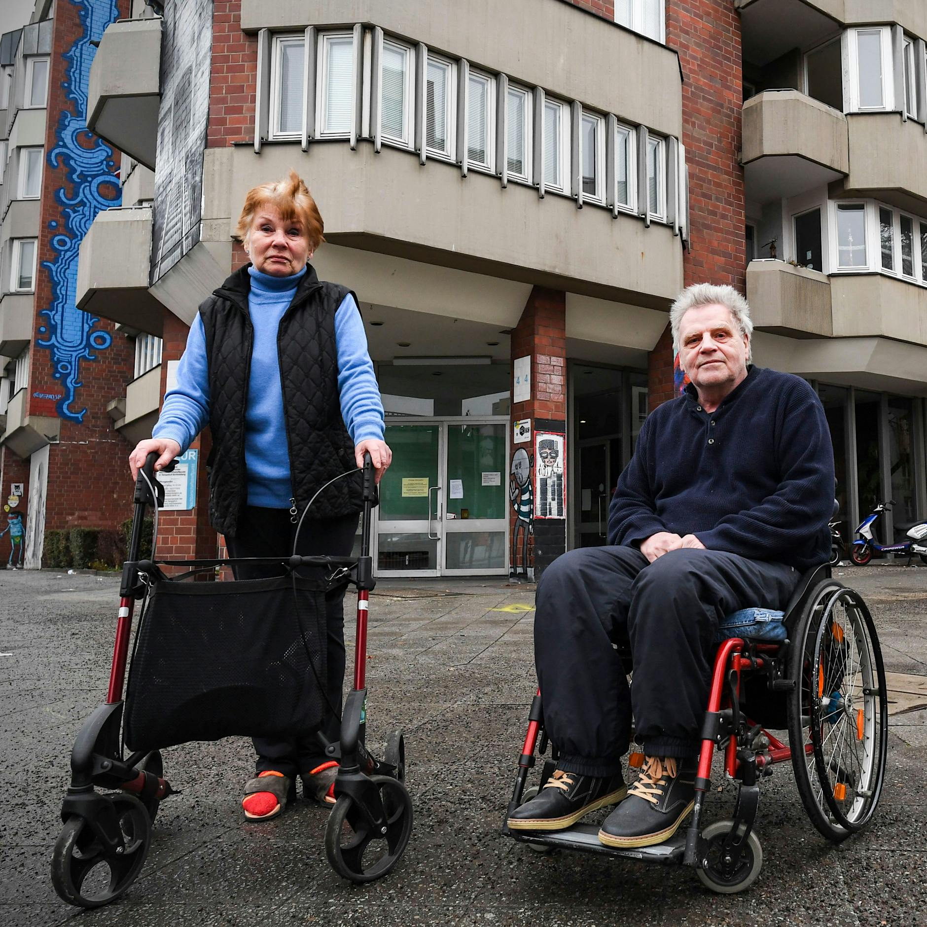Wehe, du wohnst im Norden von Schöneberg! In diesem Teil Berlins sind Rohrbrüche, Heizungs- und Fahrstuhlausfälle an der Tagesordnung