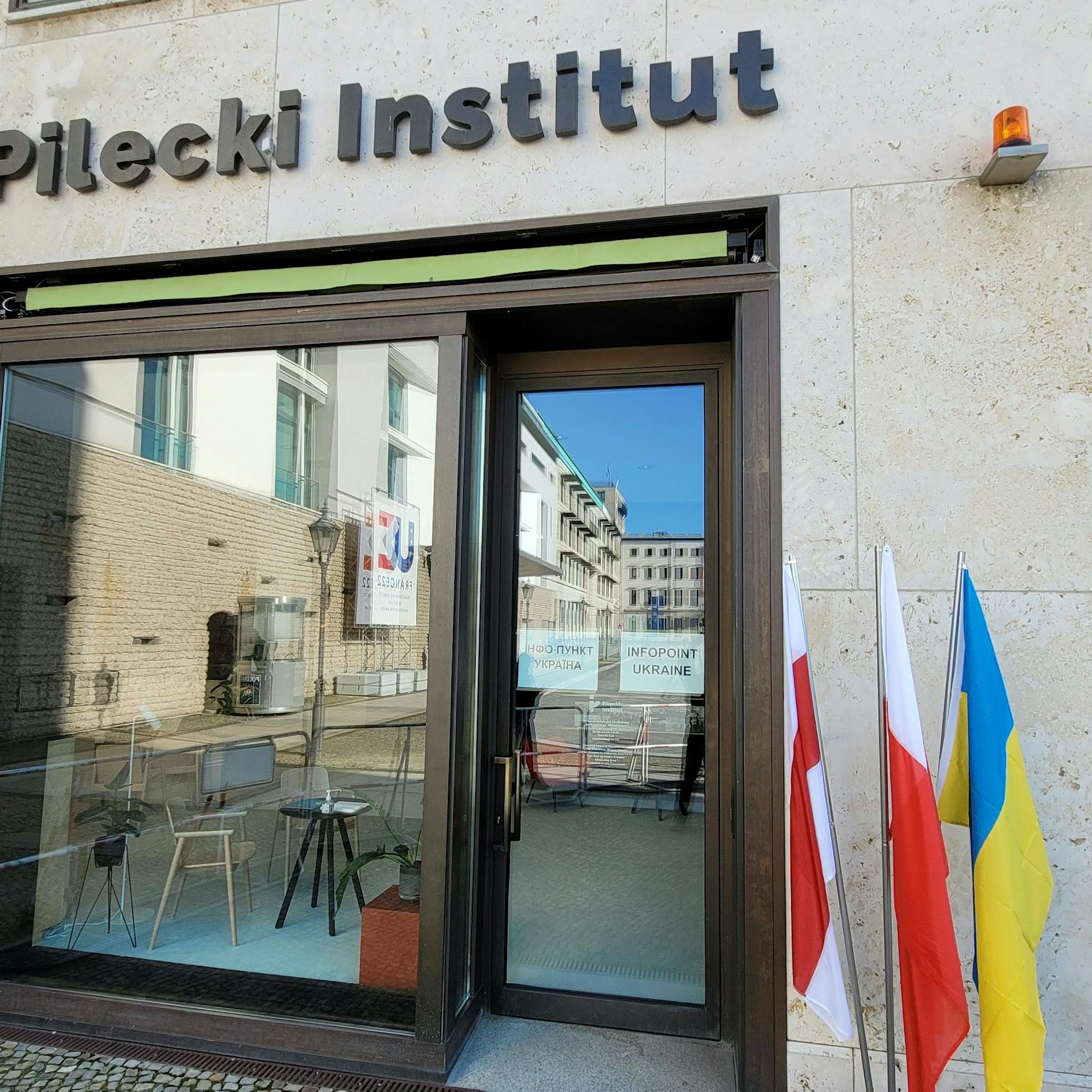 Krieg in der Ukraine: HIER können Berliner Sachspenden abgeben und freie Betten melden