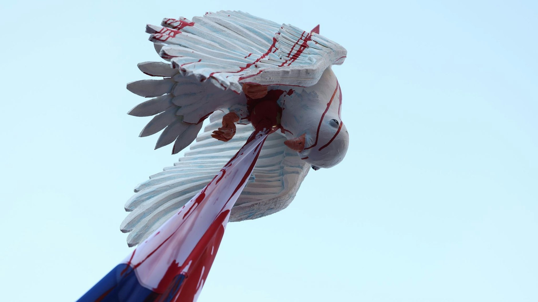 „Die weißen Tauben sind müde“ – auch ein Song aus den 1980er-Jahren, der einem gerade einfällt.