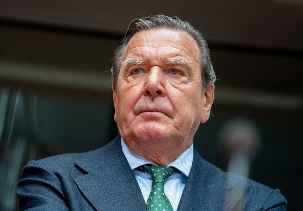 Kreisverband Treptow-Köpenick fordert Rauswurf von Gerhard Schröder