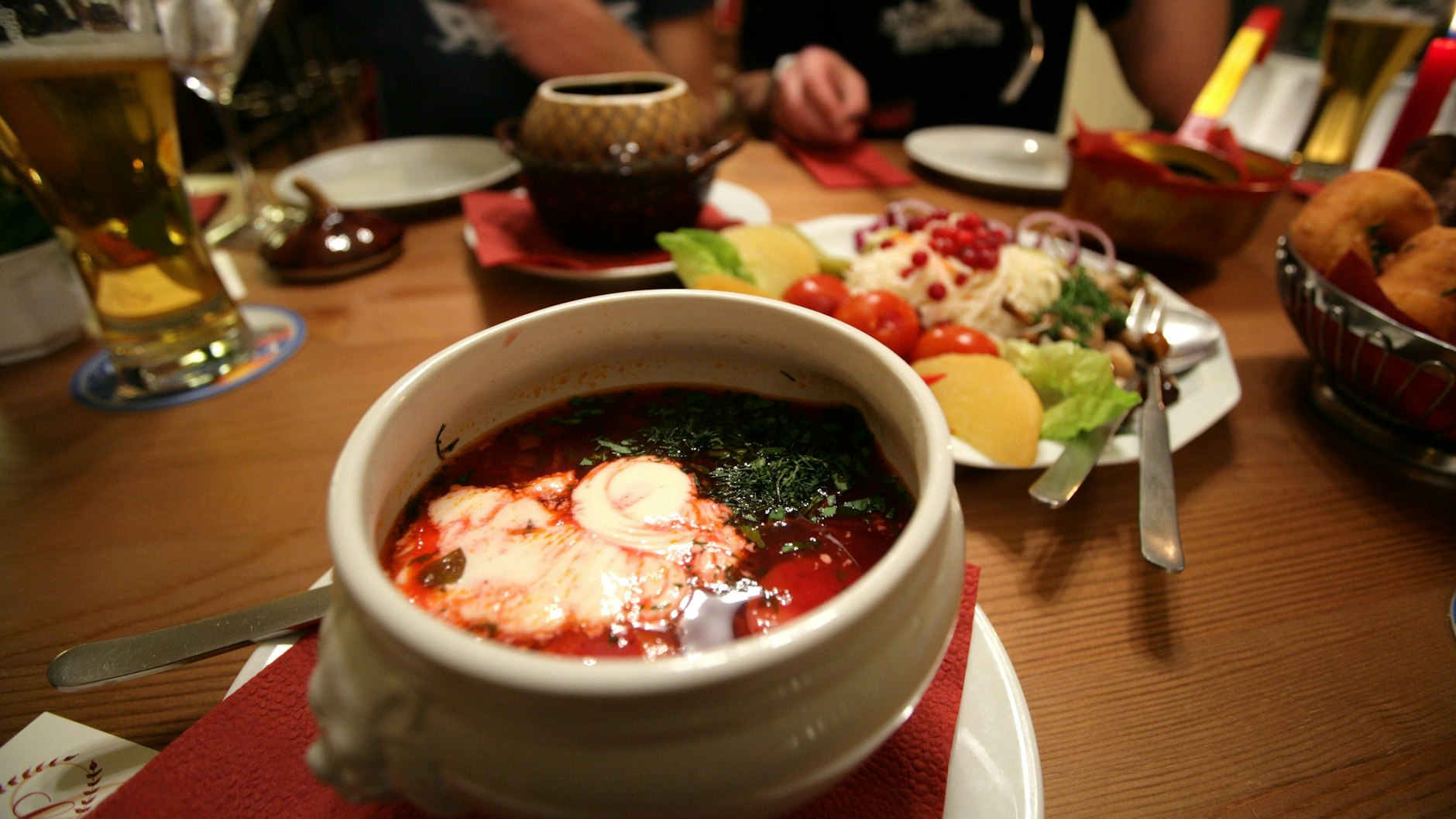 Eine Borschtsch hat viele Nuancen und schmeckt oft anders als man denkt.