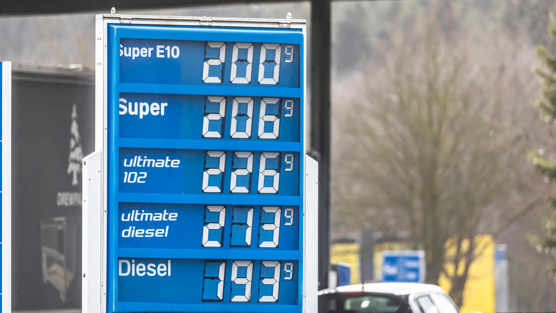 Bislang waren solche Preise nur von den berüchtigten Autobahn-Tanken bekannt.