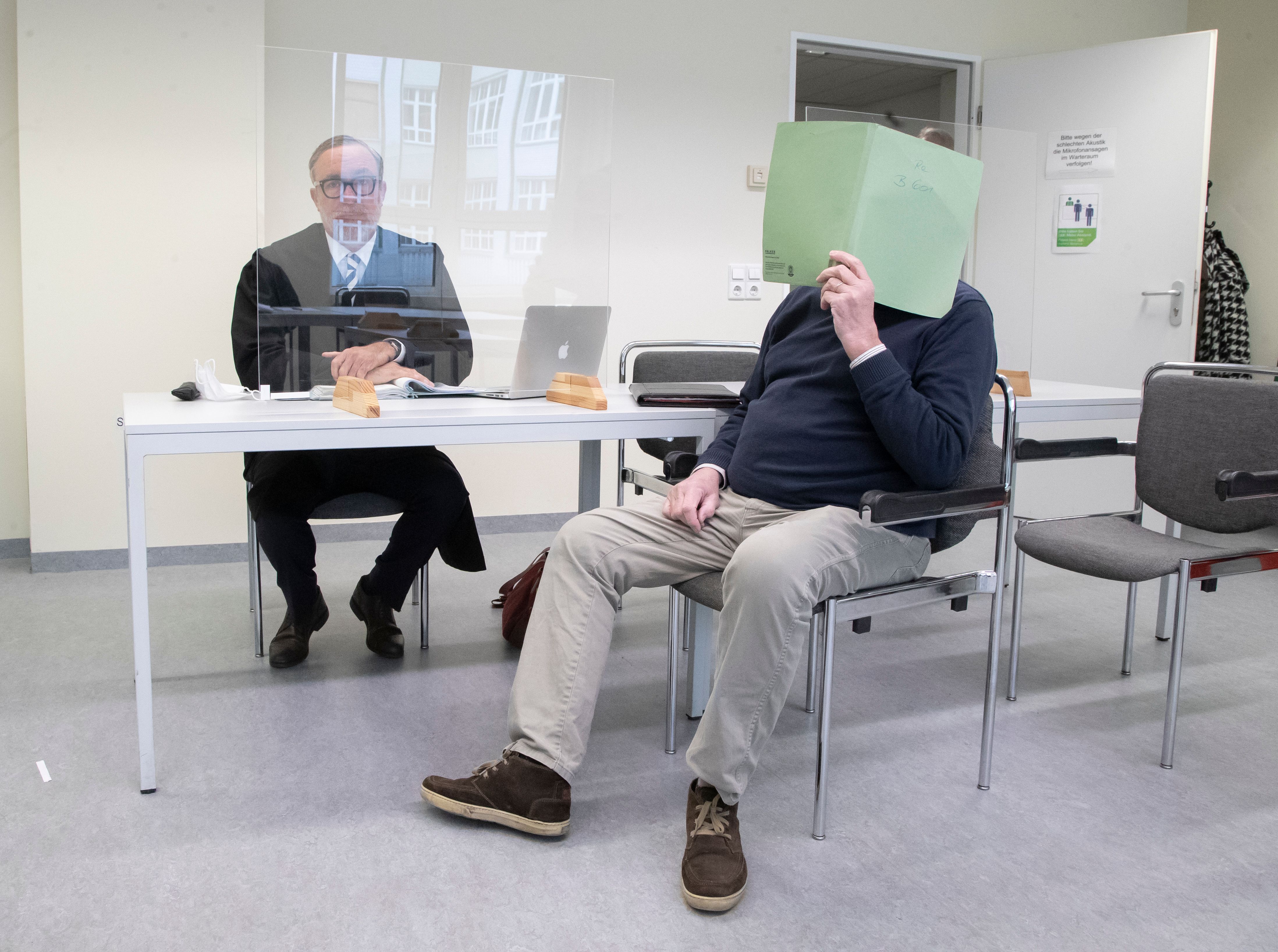 239.330 Euro abkassiert! Dieser Gerichtsvollzieher pfändete in seine eigenen Taschen