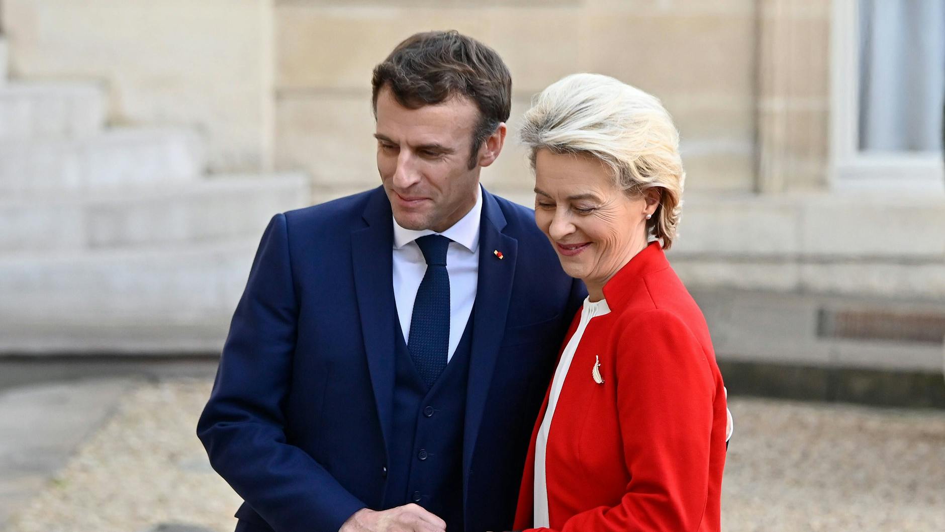 Emmanuel Macron mit Ursula von der Leyen, am 28. Februar in Paris.