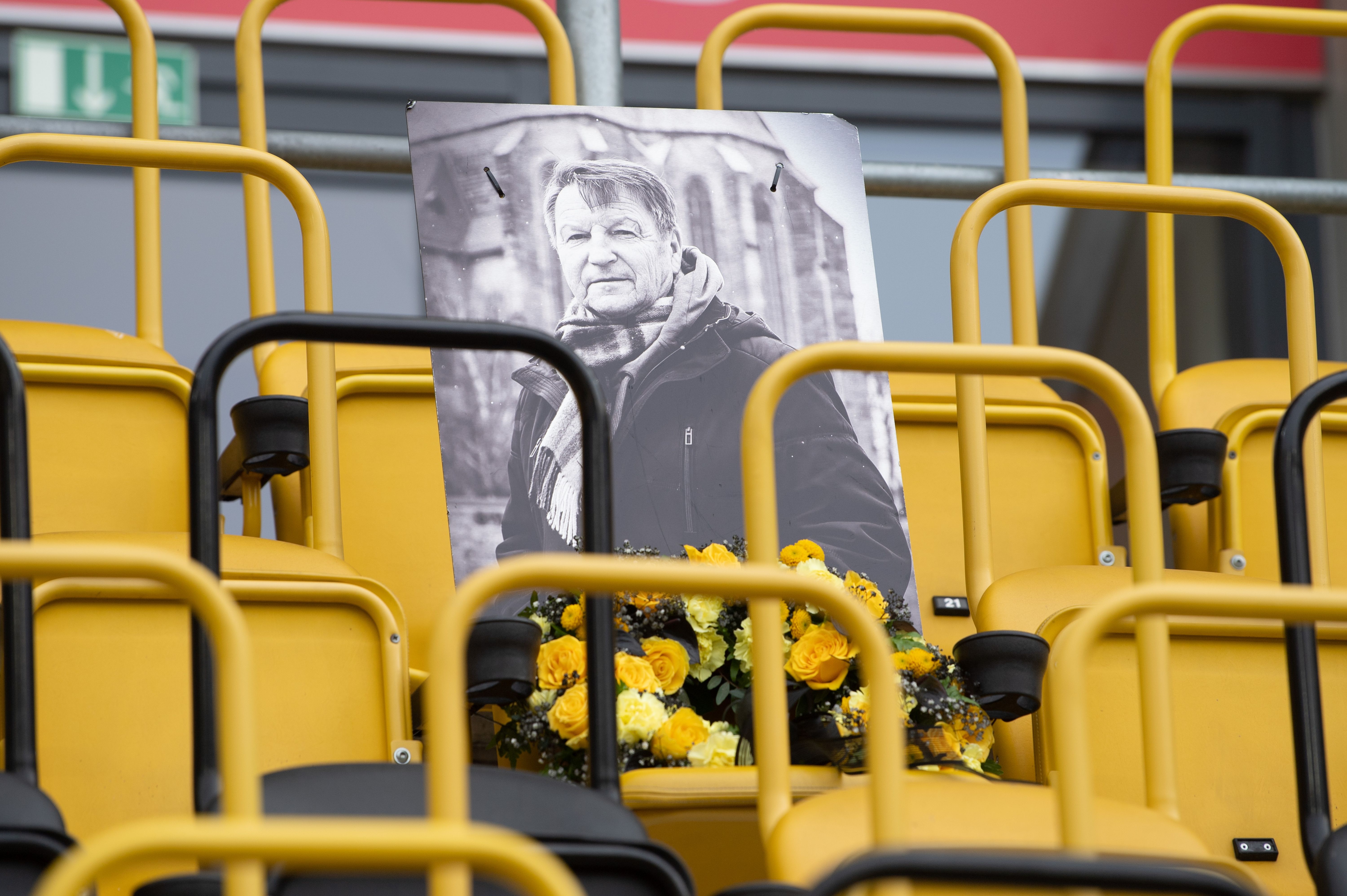 Dynamo Dresden: Die Sport-Welt nimmt Abschied von DDR-Fußball-Star Dixie Dörner! Hier wird die Trauerfeier live übertragen