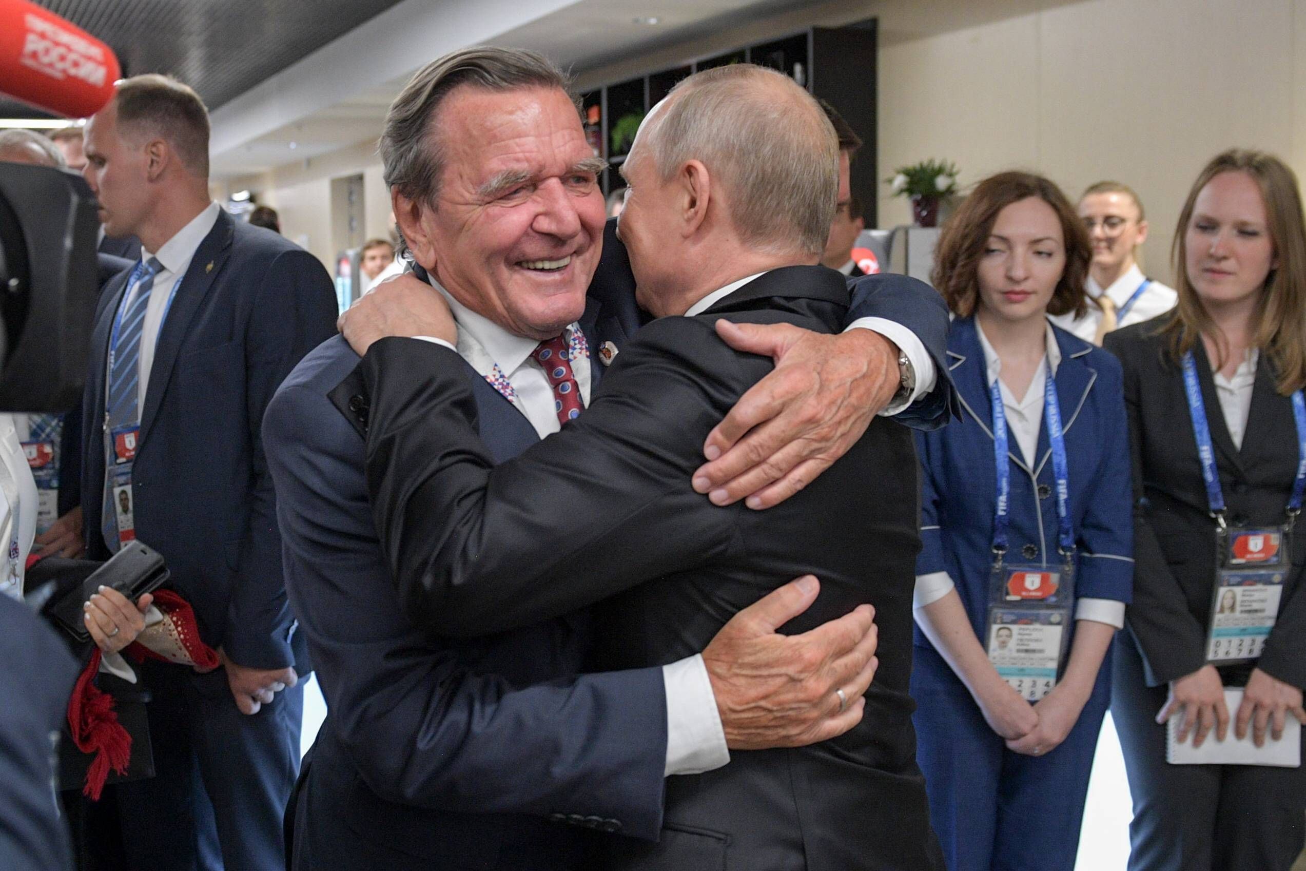 Image - Putin-Freund Gerhard Schröder im Ukraine-Krieg: So einsam wird es um den Ex-Kanzler