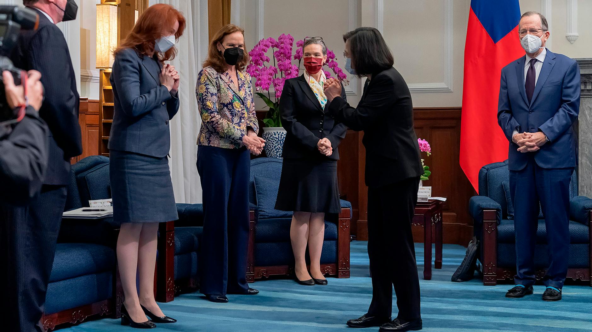 Taiwan's Präsidentin Tsai Ing-wen mit der US-Delegation.
