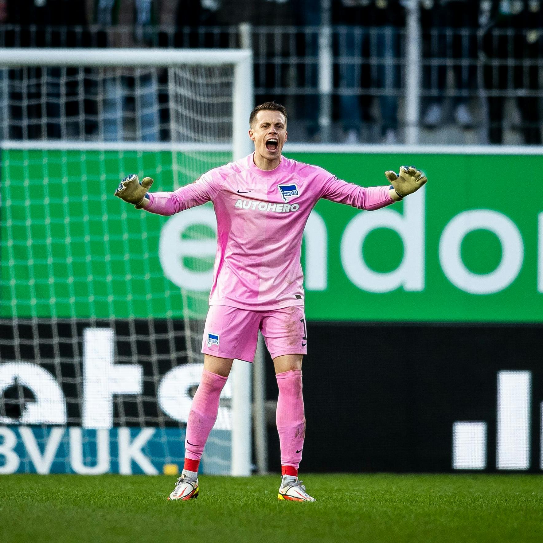 Alexander Schwolow hat noch immer mit seiner Corona-Infektion zu kämpfen.