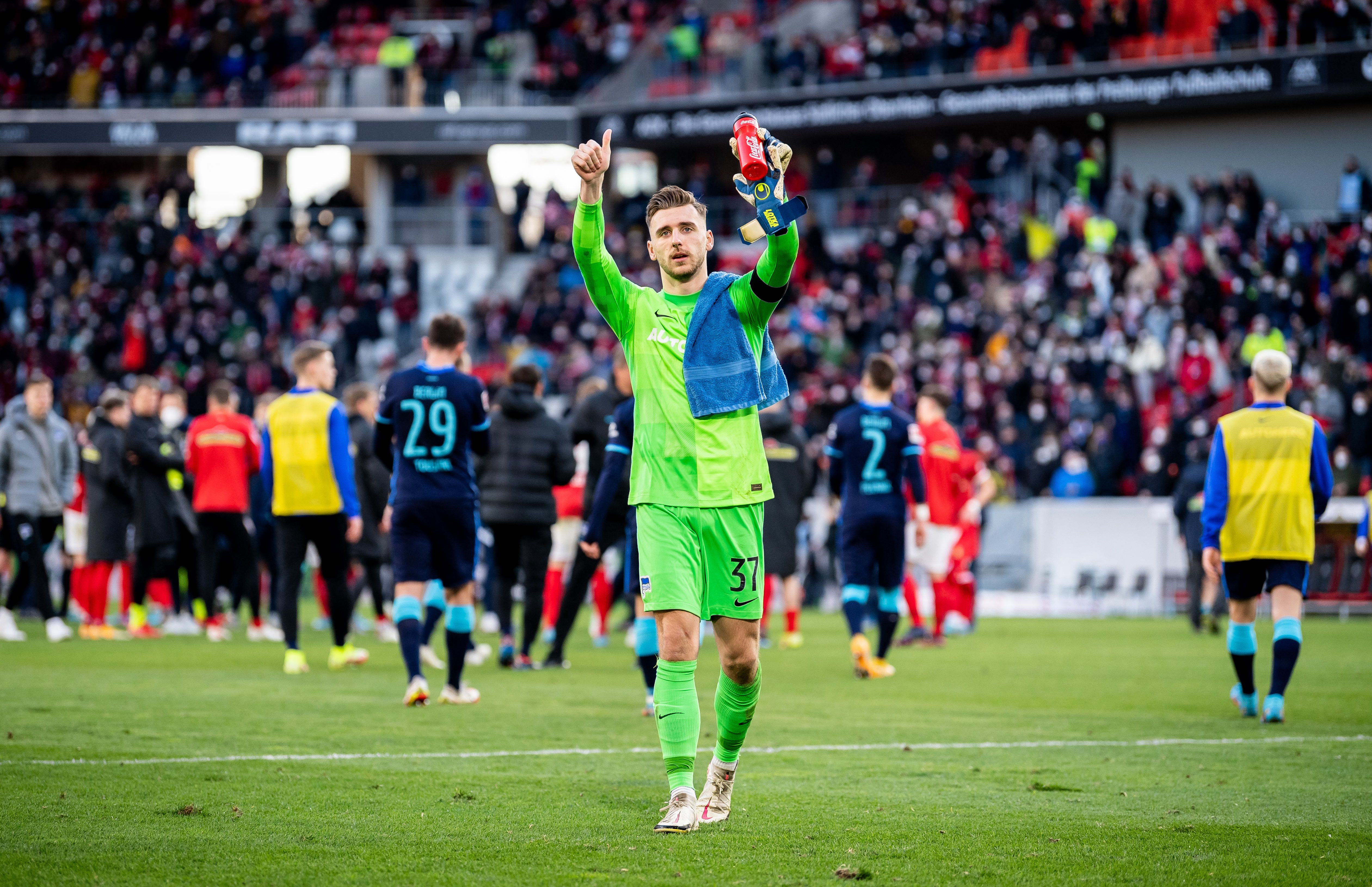 Image - Hertha-Torwart Alex Schwolow hat noch Corona: U23-Keeper Marcel Lotka winkt zweiter Einsatz