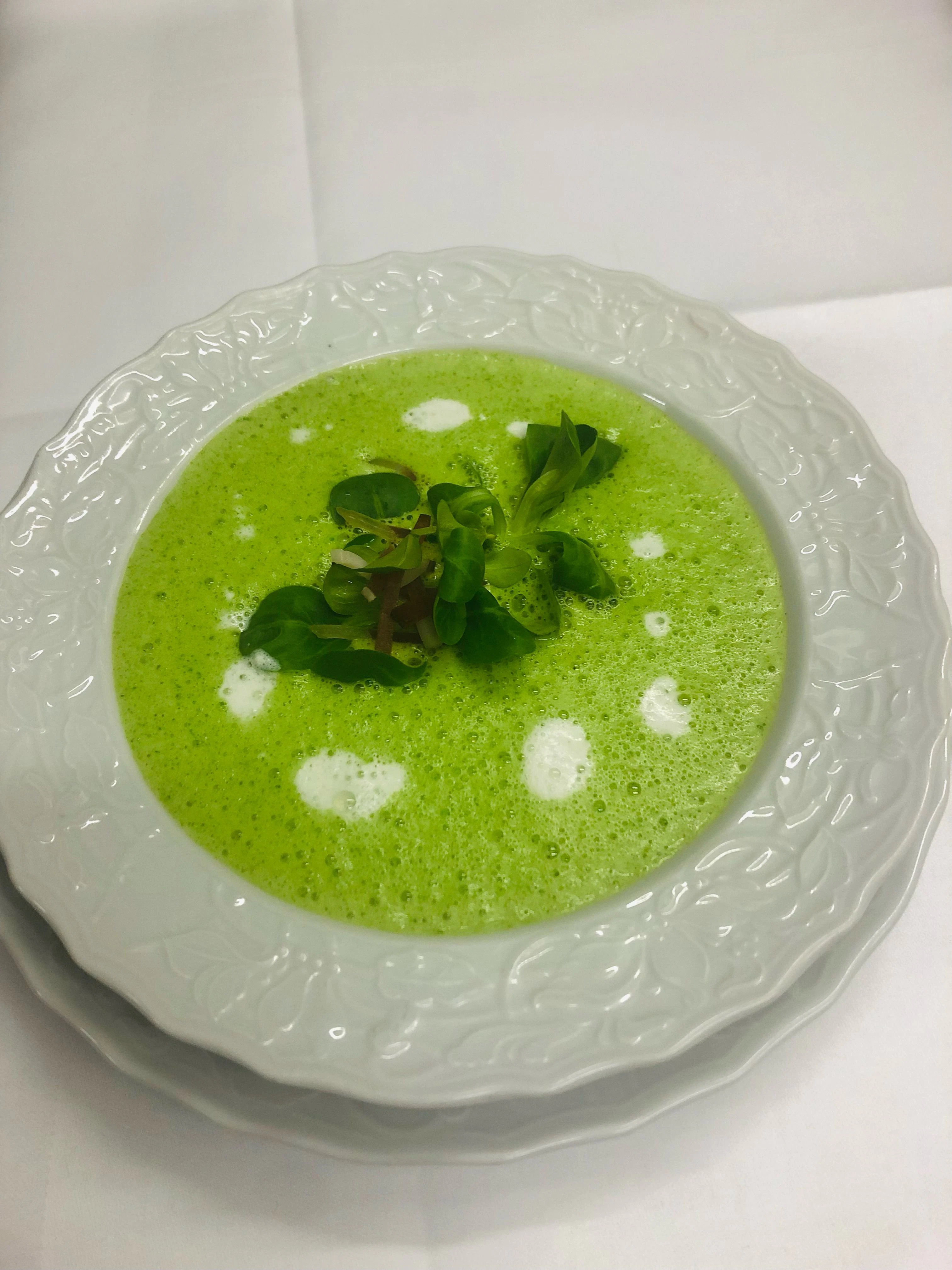 Crèmesüppchen vom Rapunzelsalat.