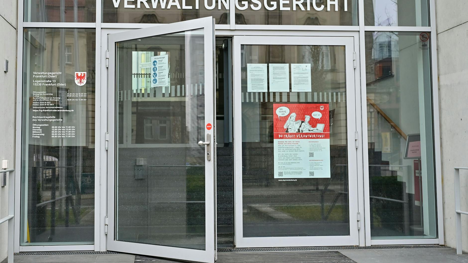 An diesem Freitag entscheidet das Verwaltungsgericht Frankfurt (Oder) über die Klage zweier Umweltverbände über die Bewilligung zusätzlicher Wassermengen aus einem Wasserwerk entscheiden, was auch die Auto-Fabrik von Tesla betrifft.