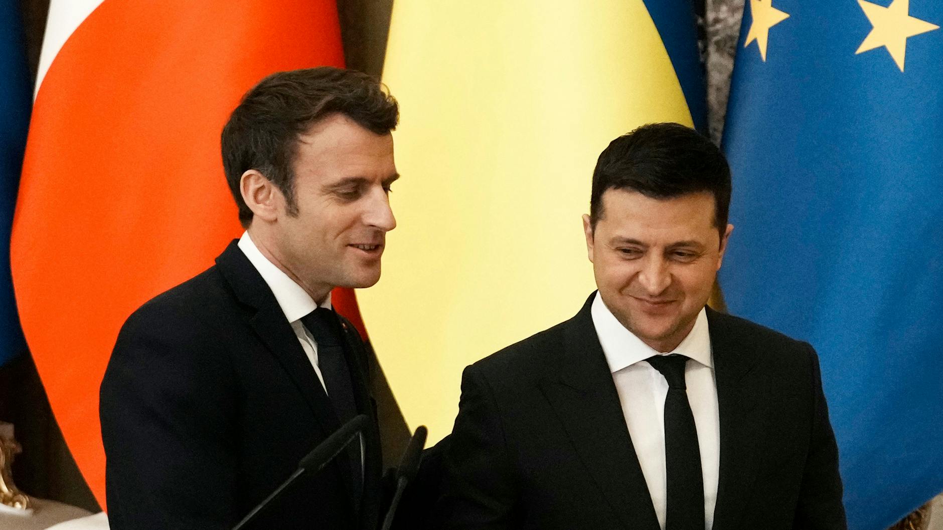 Der französische Präsident Macron in Kiew mit Ukraines Präsident Selenskyj.