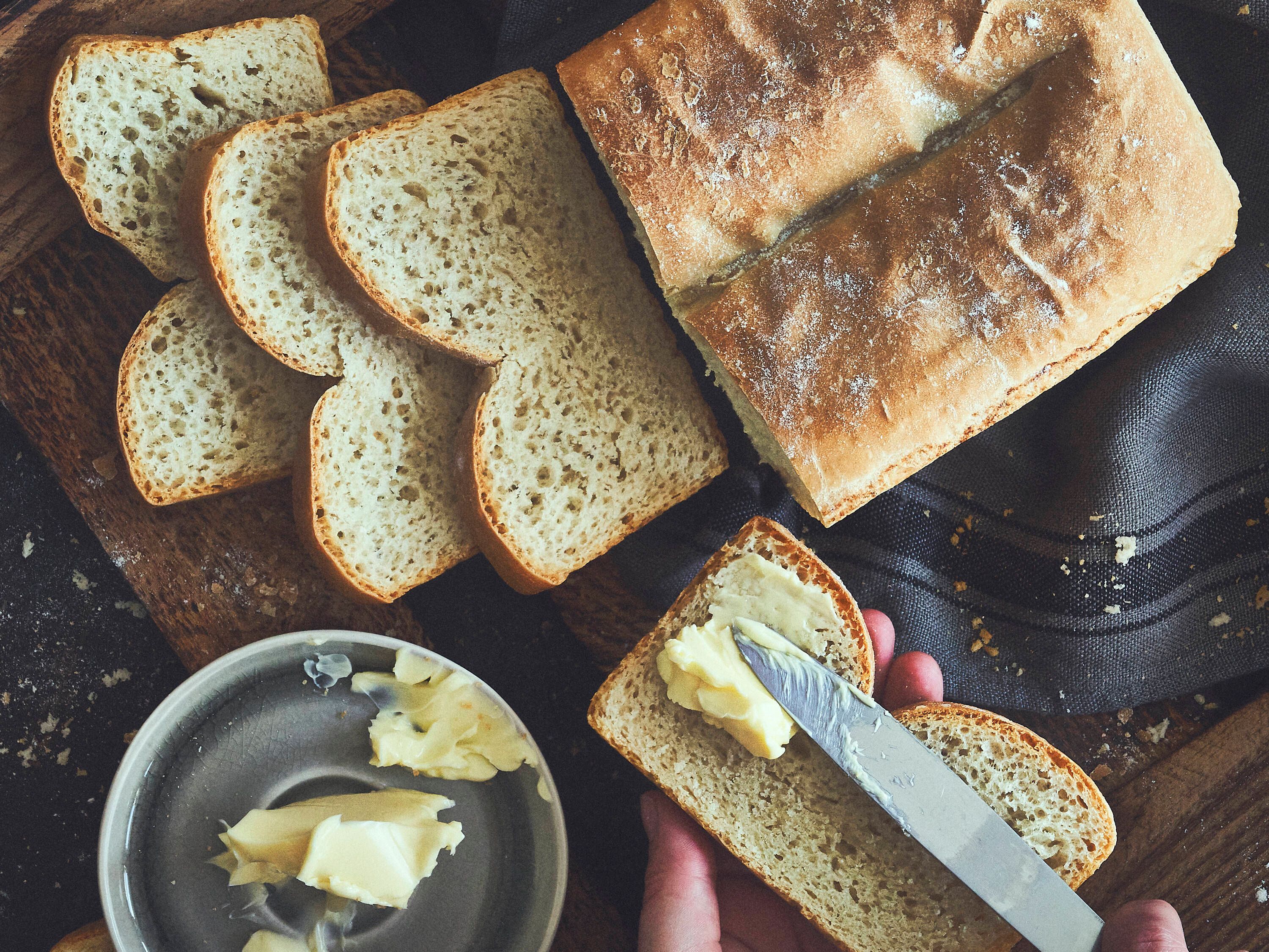 Abnehm-Brot ganz einfach: Rezept für Weißbrot ohne Kohlenhydrate! Dieses leckere Toastbrot ohne Mehl passt in jeden Diät-Plan