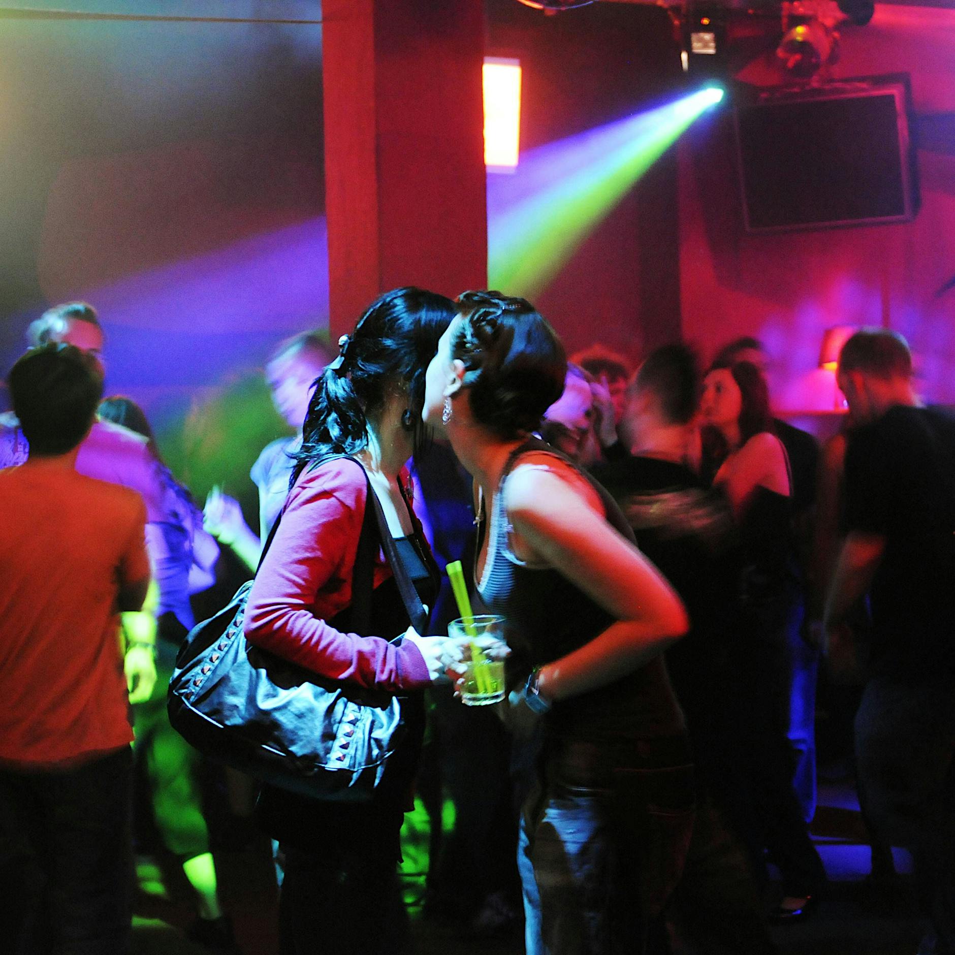 Die Berliner Clubs öffnen wieder – und sammeln für die Ukraine