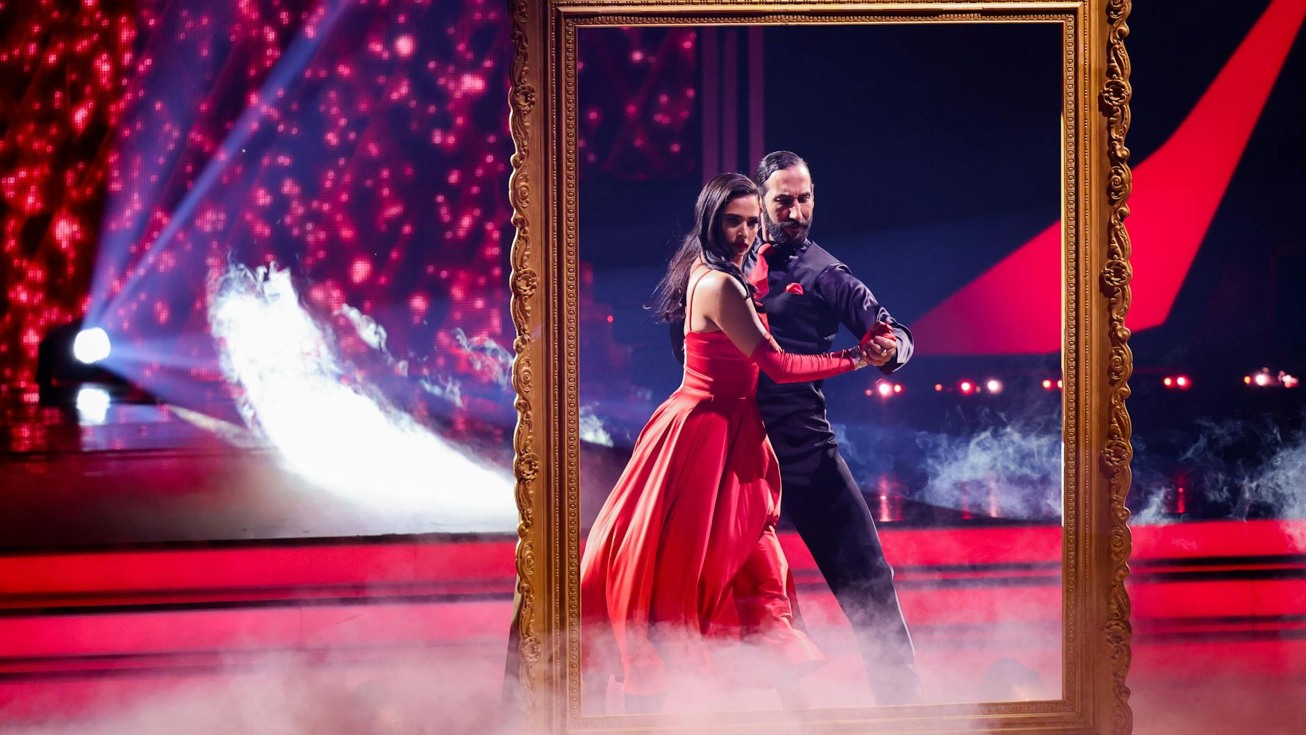 Amira Pocher mit ihrem Tanzpartner Massimo Sinató bei „Let's Dance“.