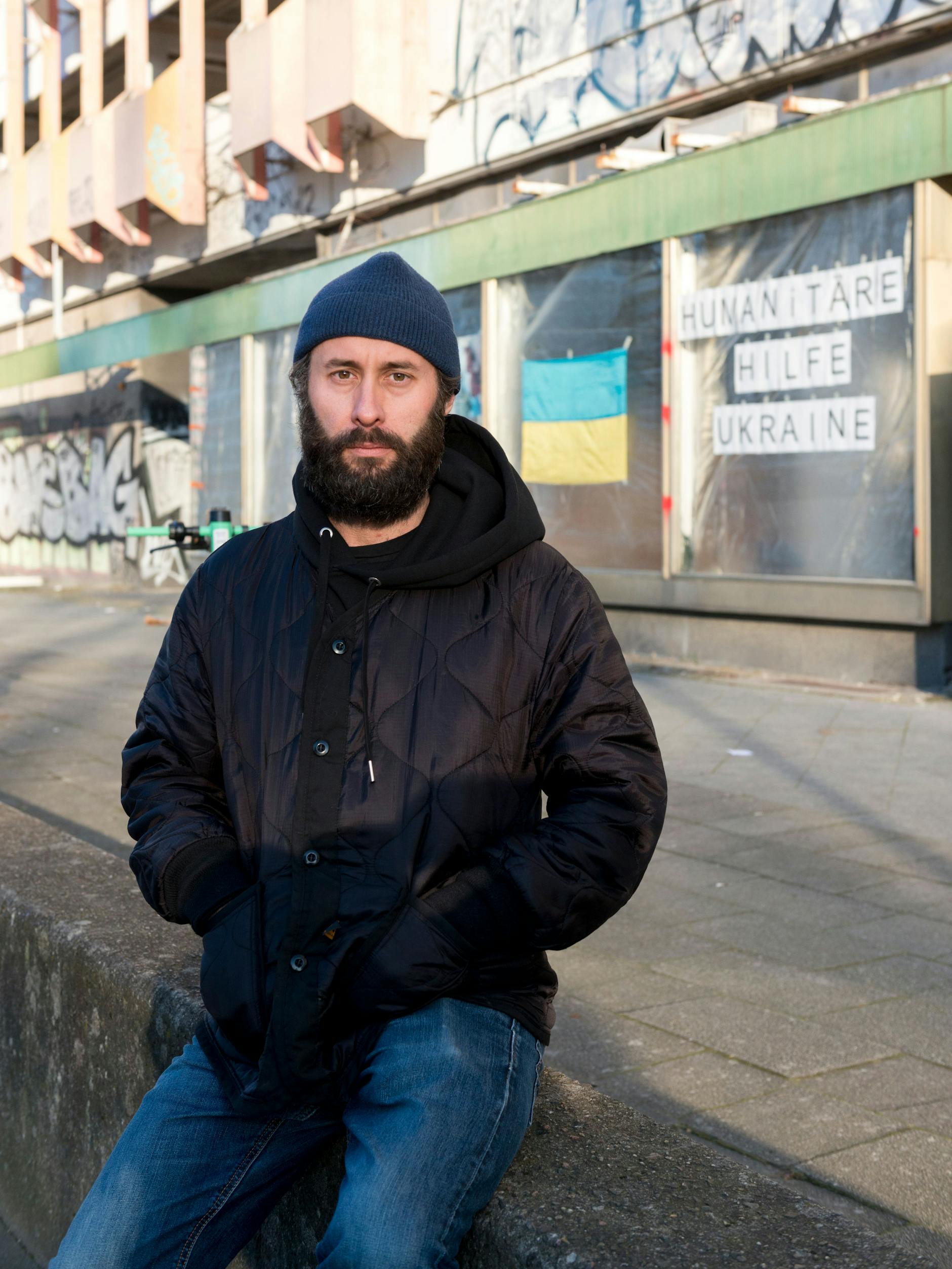 Im Haus der Statistik sammelt Evgeni Fedarovich mit der belarussischen Solidaritätsbewegung „Razam“ Spenden für die Ukraine.