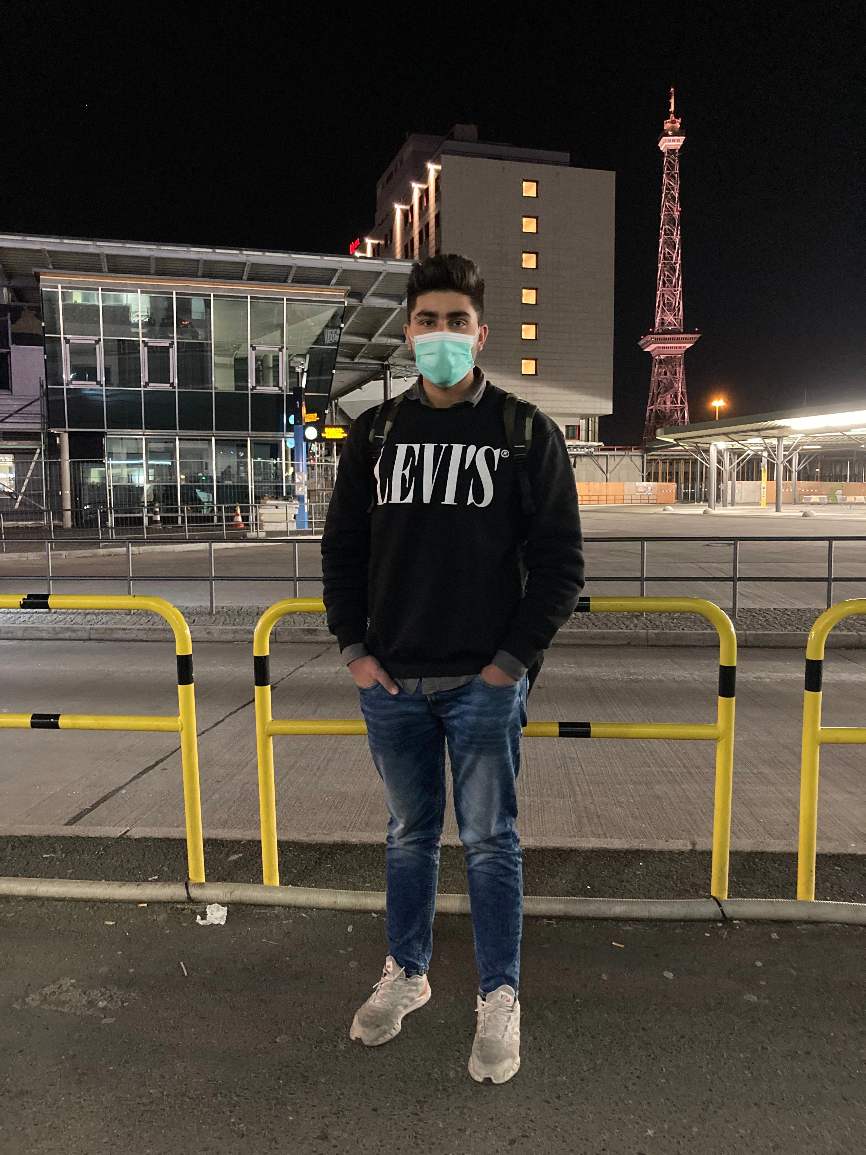 Zwei Tage lang musste der indische Student Aniket Singh an der Grenze zwischen der Ukraine und Polen warten.