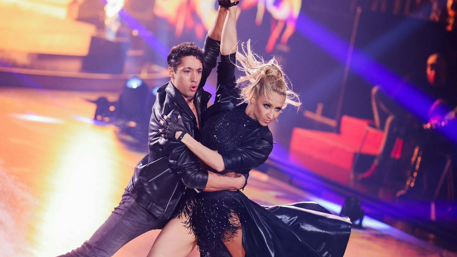 Schock Für Kathrin Menzinger So Gedenkt Der Lets Dance Star Ihrem Tanzpartner Ulli Potofski - n6g5oyw