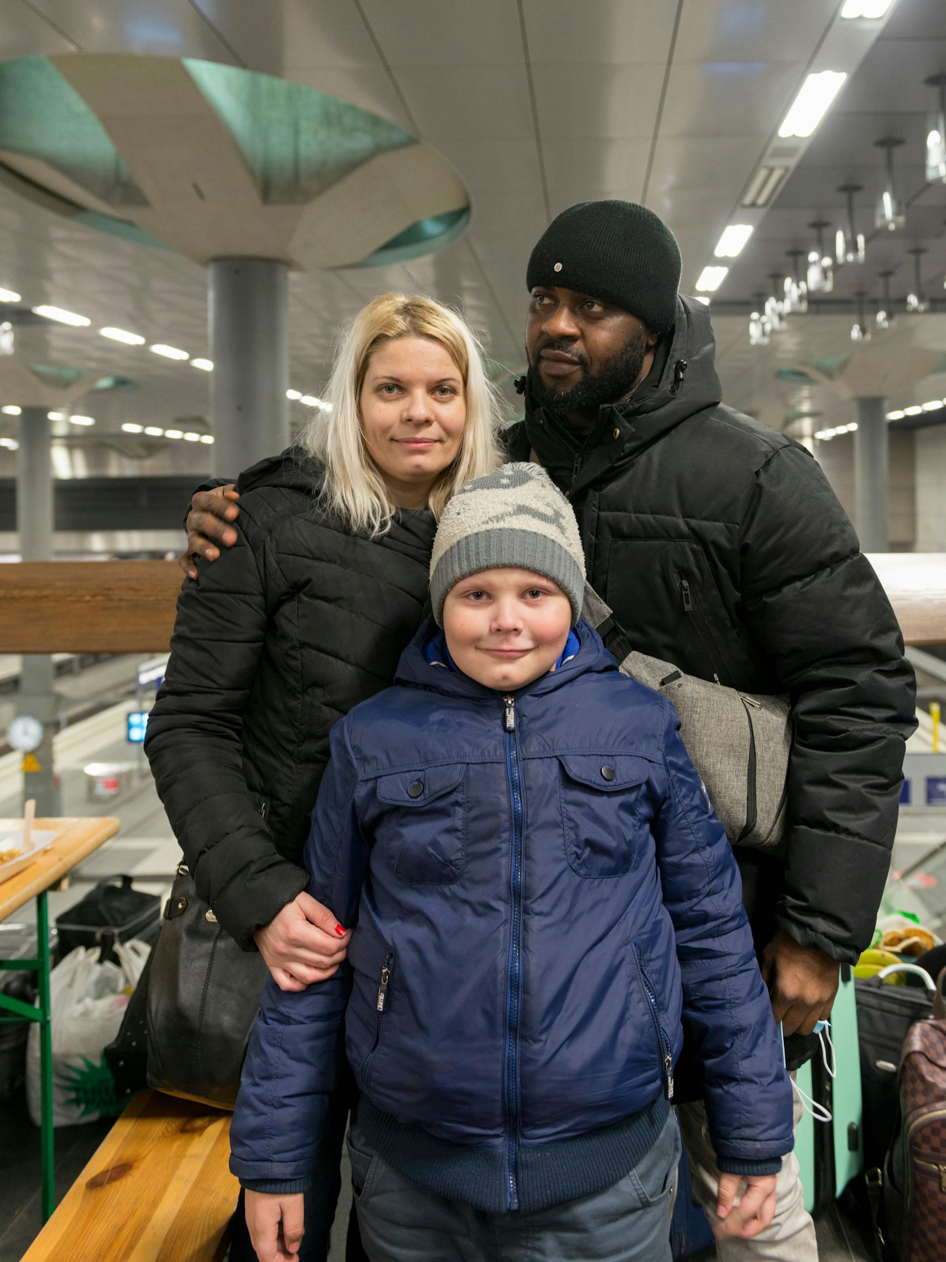 Evans, Yana und Andrei: Am Mittwochmorgen ist die Kiewer Familie am Berliner Hauptbahnhof angekommen.