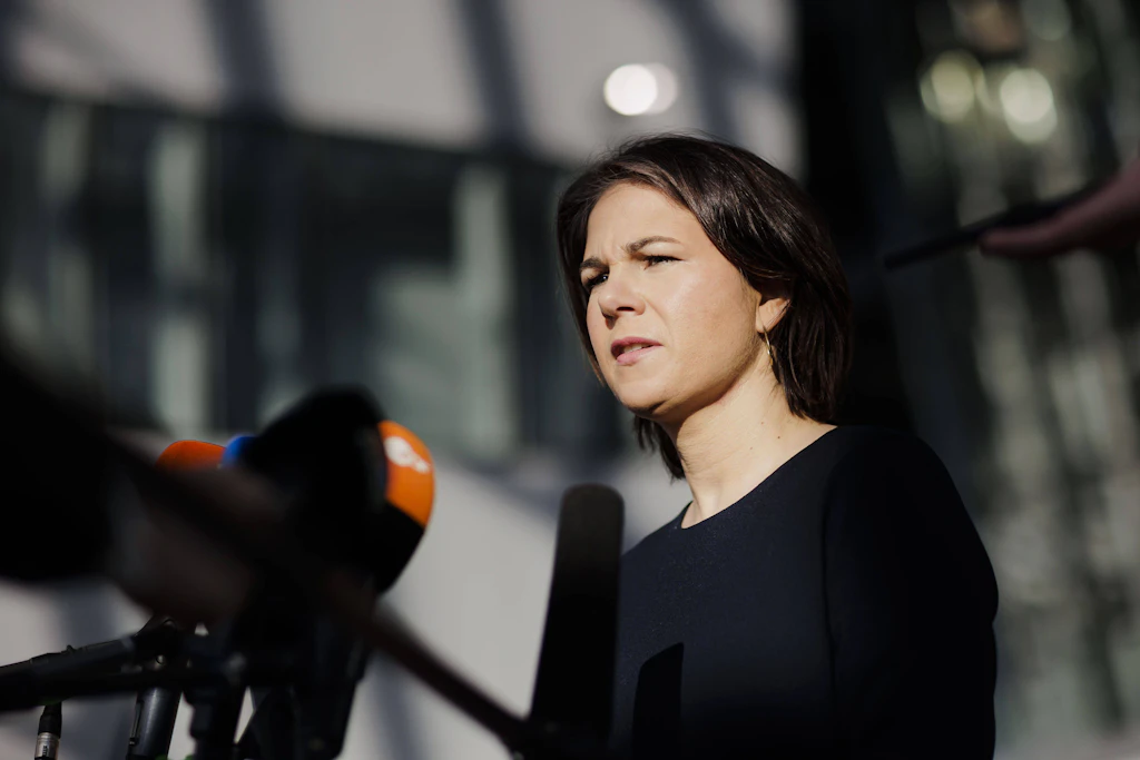 Moskau wirft Baerbock „russophobe Hysterie“ vor